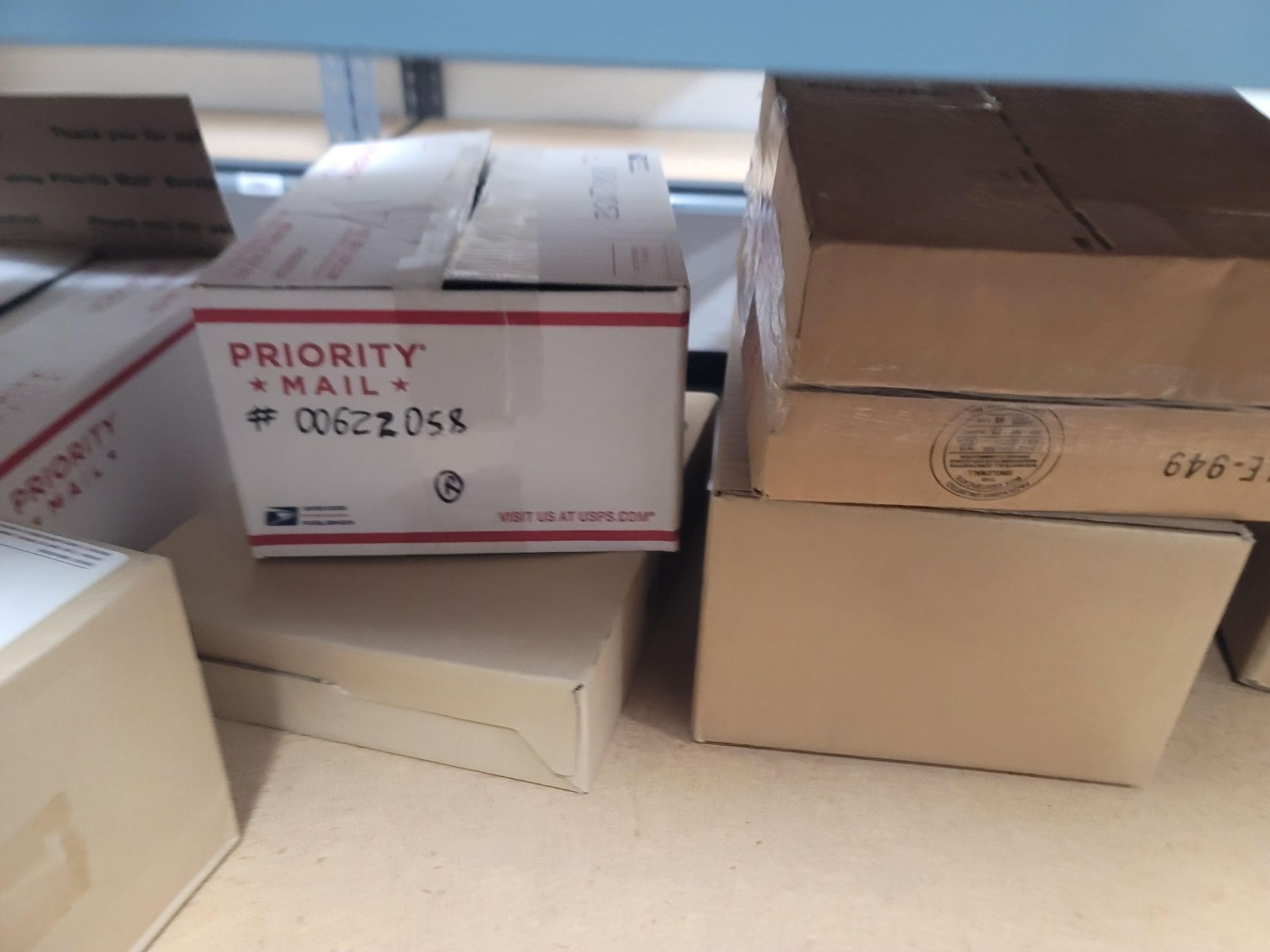 LOT - 8' SHELF UNIT W/ CONTENTS OF APPLIANCE REPLACEMENT PARTS - Image 11 of 19