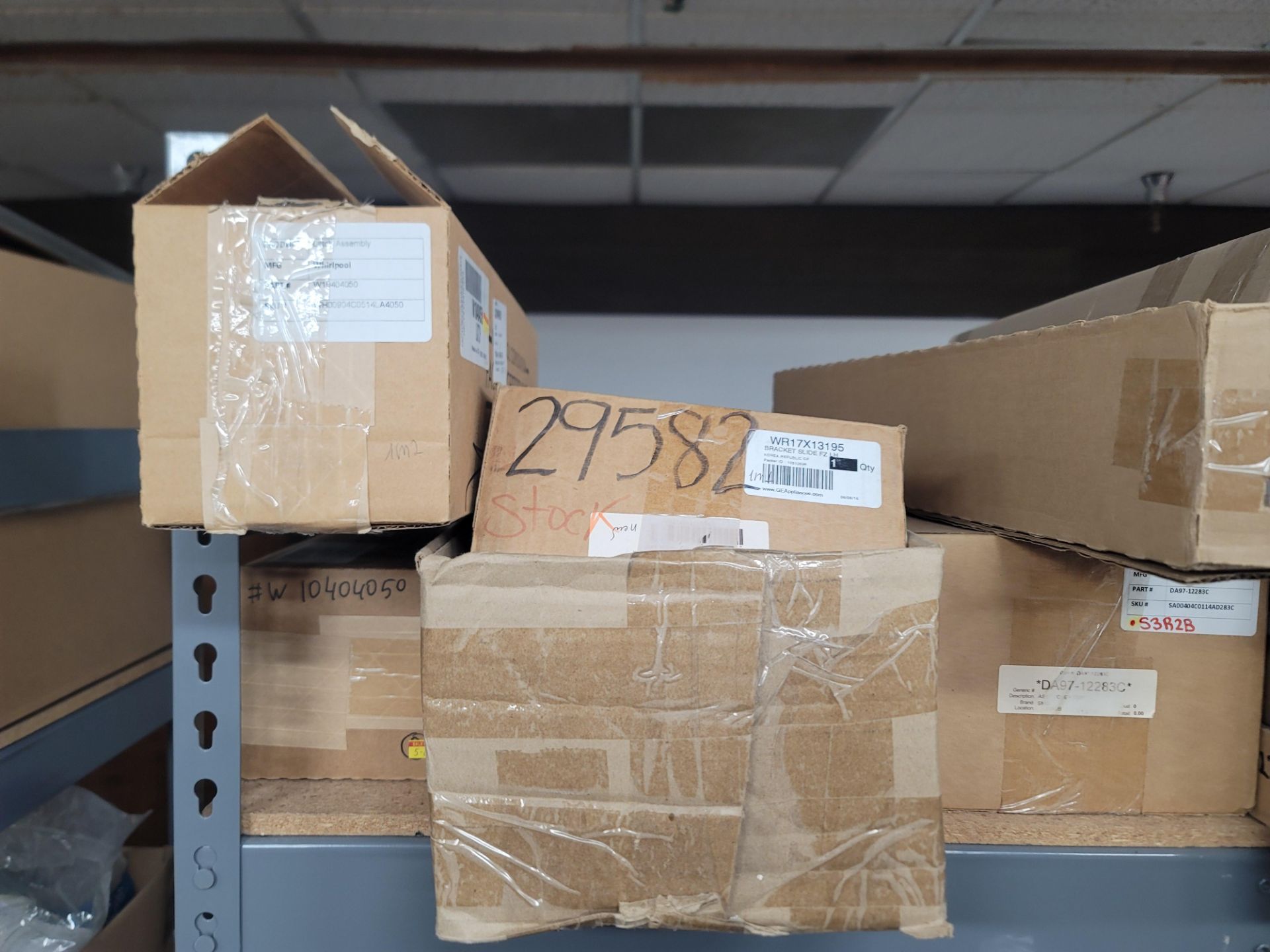 LOT - 8' SHELF UNIT W/ CONTENTS OF APPLIANCE REPLACEMENT PARTS - Image 5 of 20