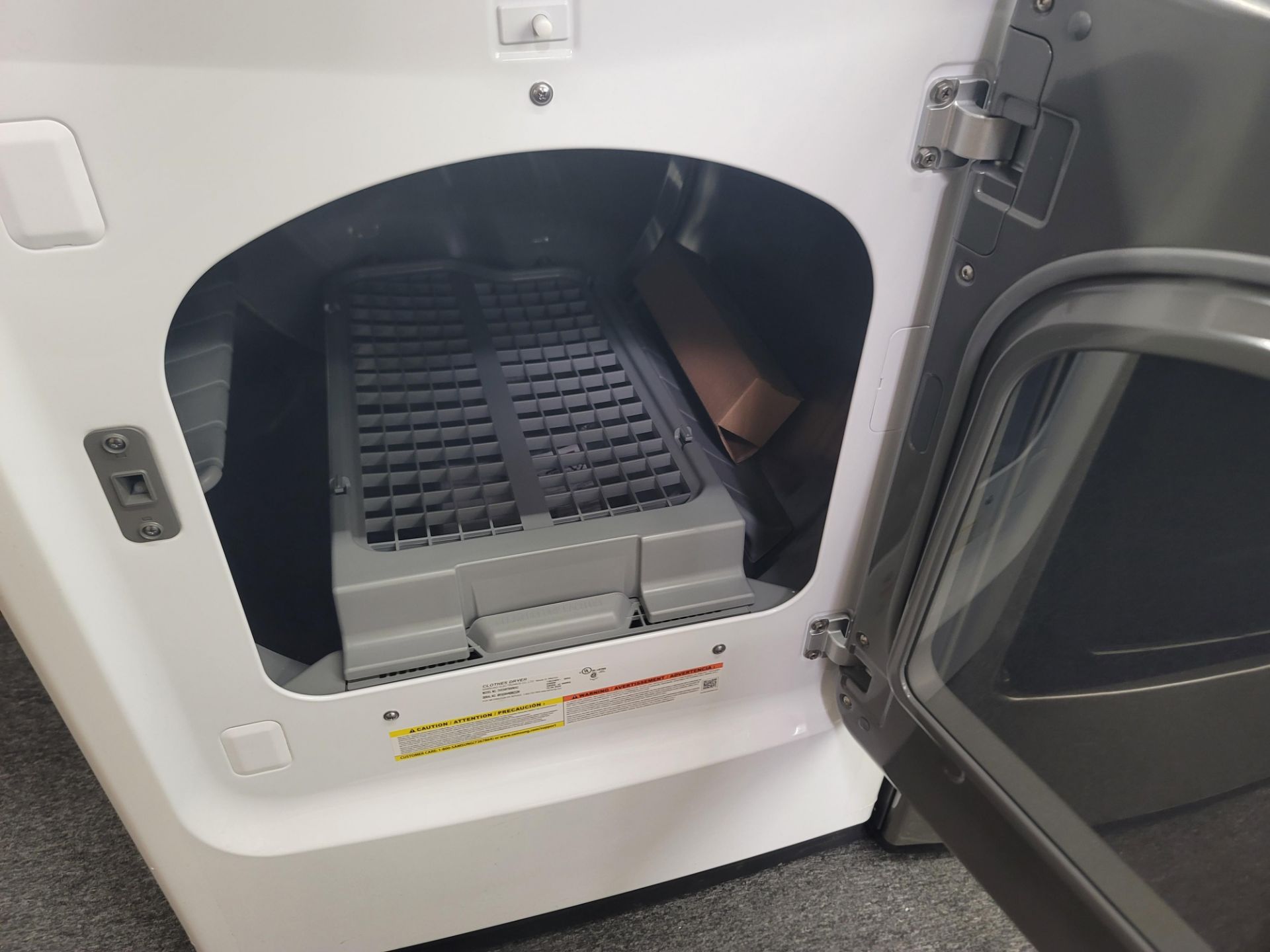 SAMSUNG 27" ELECTRIC DRYER IN WHITE, 7.4 CU. FT. CAPACITY, MODEL DVE54R7600W - Image 2 of 3