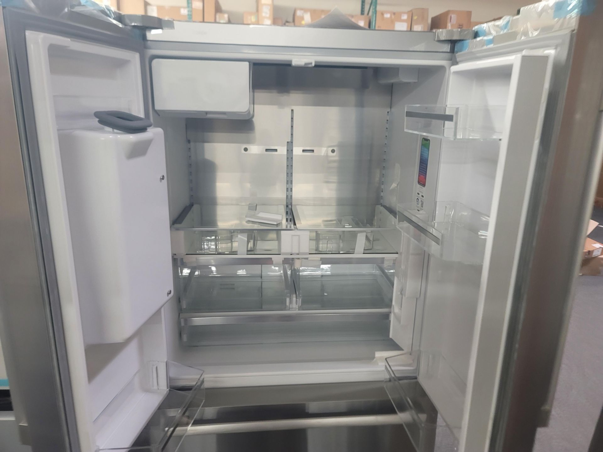 BOSCH 500 SERIES 36" SMART FREESTANDING FRENCH DOOR 15.2 CU. FT. REFRIGERATOR / 6.4 CU. FT. - Image 2 of 4