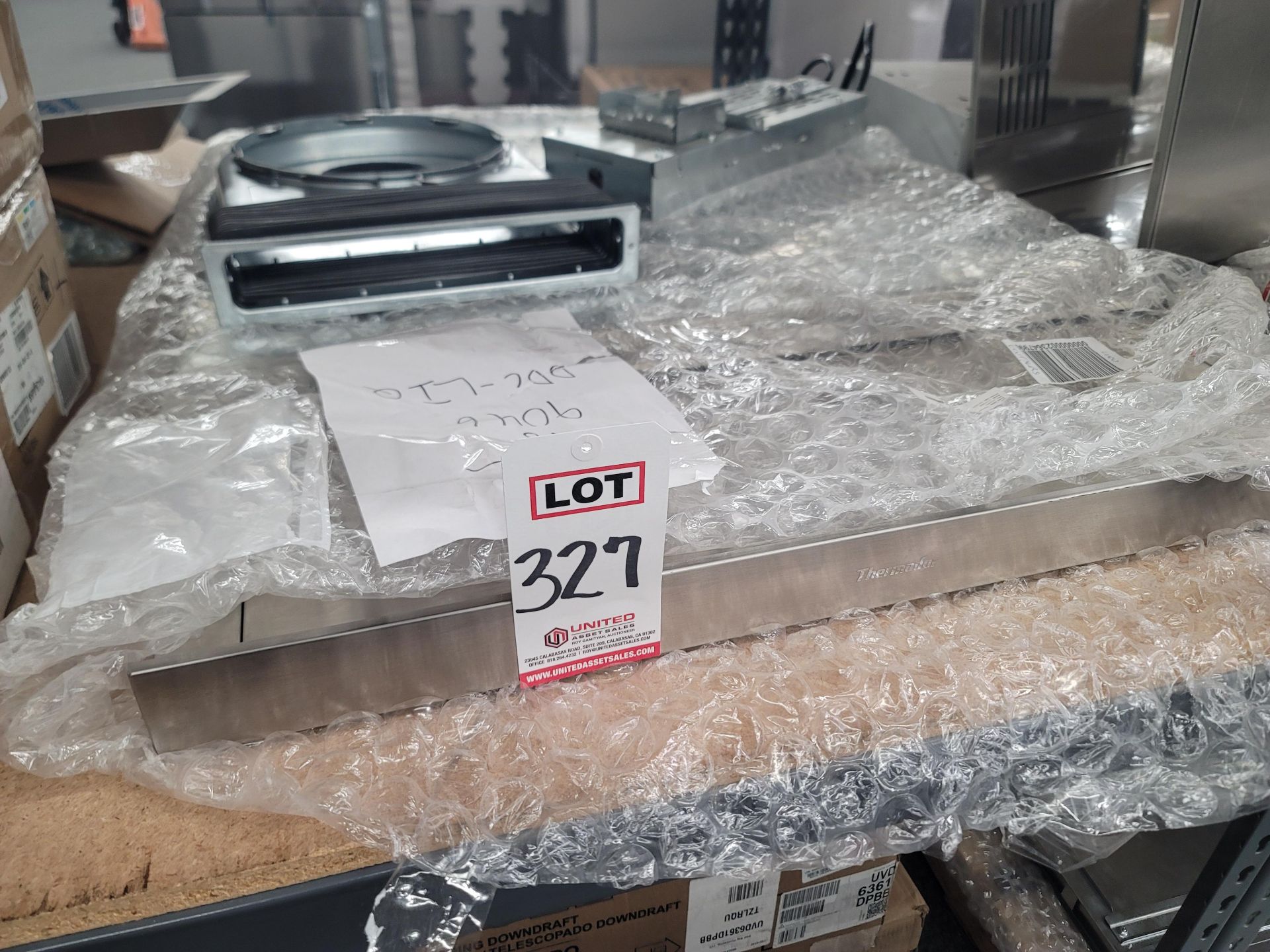 THERMADOR 36" WALL MOUNT CONVERTIBLE DOWNDRAFT VENTILATION, MODEL UCVP36RS