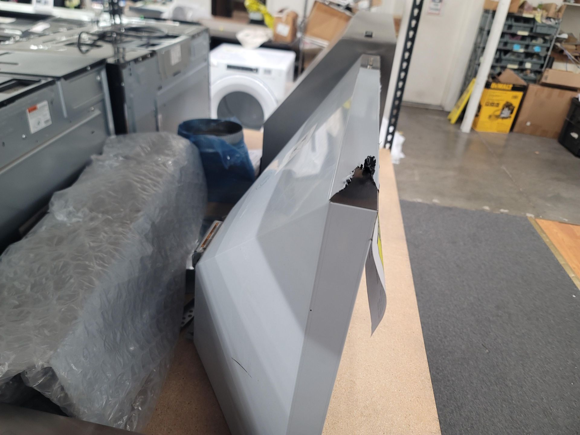 WHIRLPOOL 30" CANOPY STYLE WALL MOUNT RANGE HOOD, MODEL WVW53UC0FS - Image 2 of 3