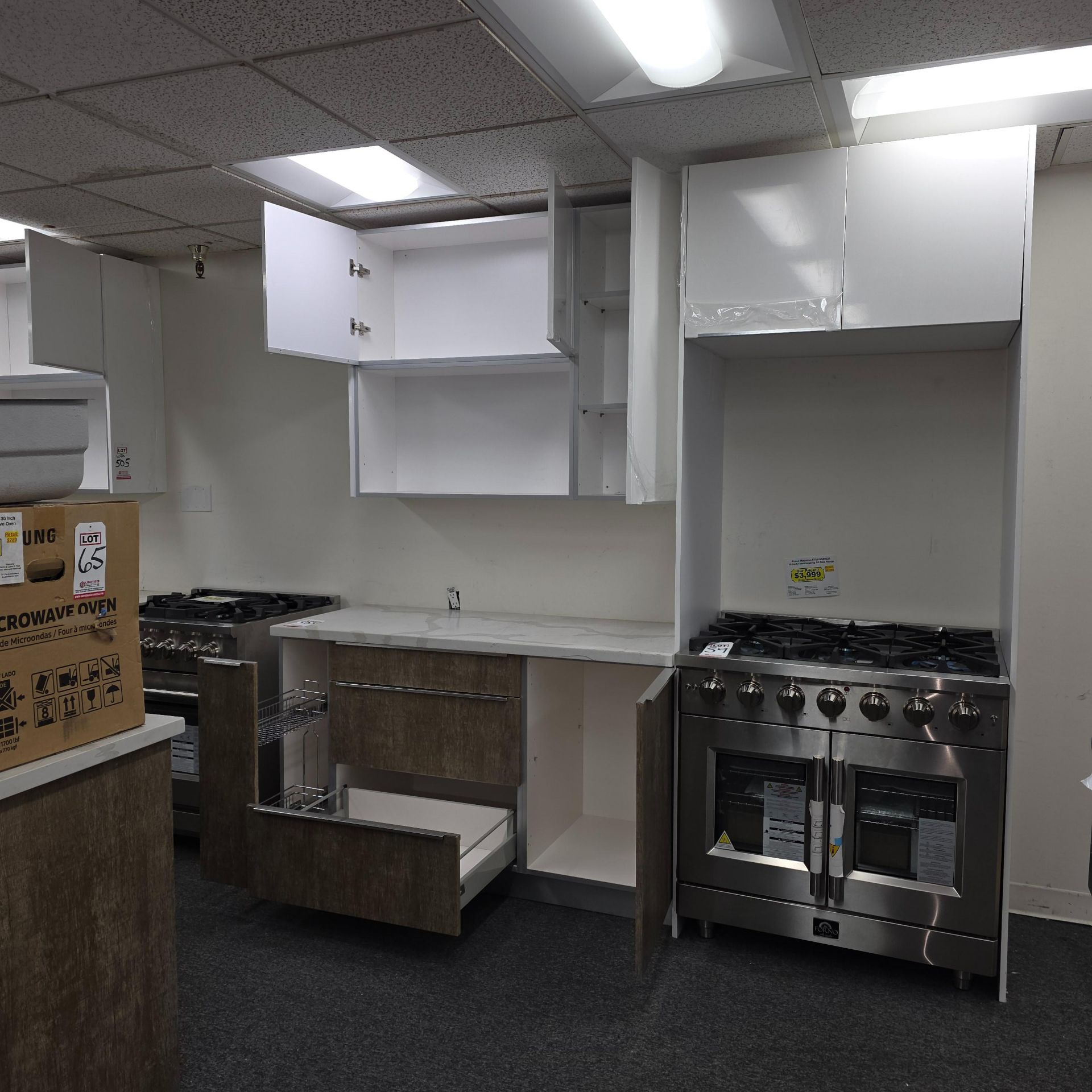 LOT - TWO-TONE KITCHEN CABINET SET W/ (2) 5' OF BASE CABINETS, 37-3/4" OVEN CABINET AND (2) 55" WALL - Image 3 of 10