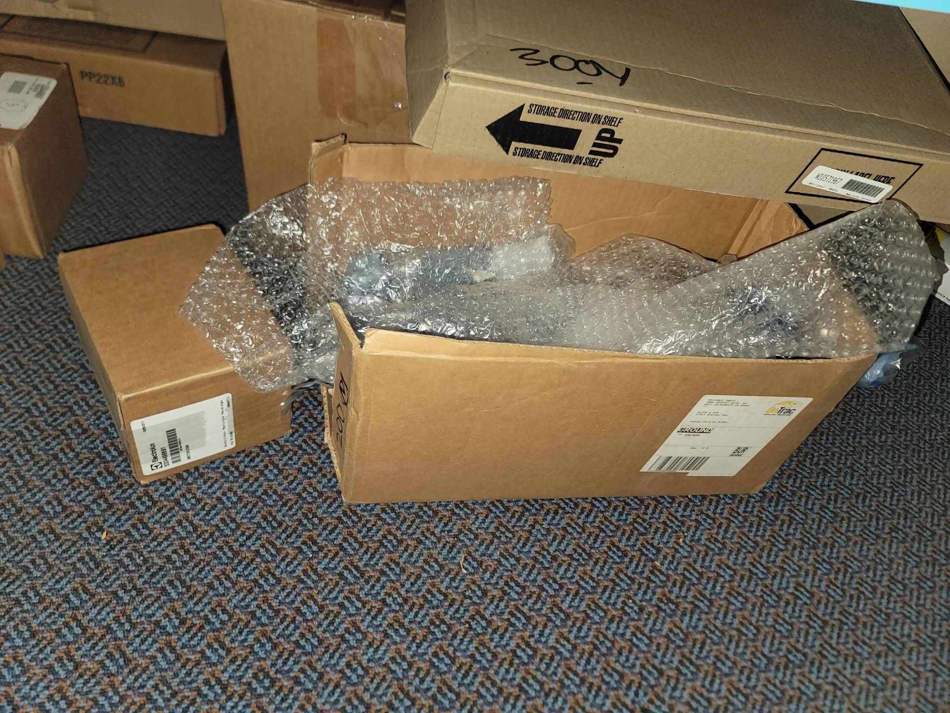 LOT - 8' SHELF UNIT W/ CONTENTS OF APPLIANCE REPLACEMENT PARTS - Image 16 of 16