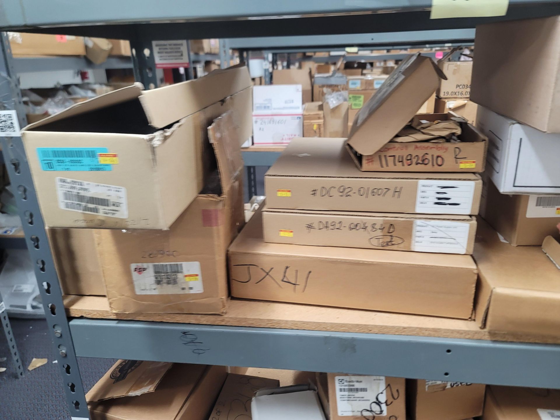 LOT - 8' SHELF UNIT W/ CONTENTS OF APPLIANCE REPLACEMENT PARTS - Image 18 of 26