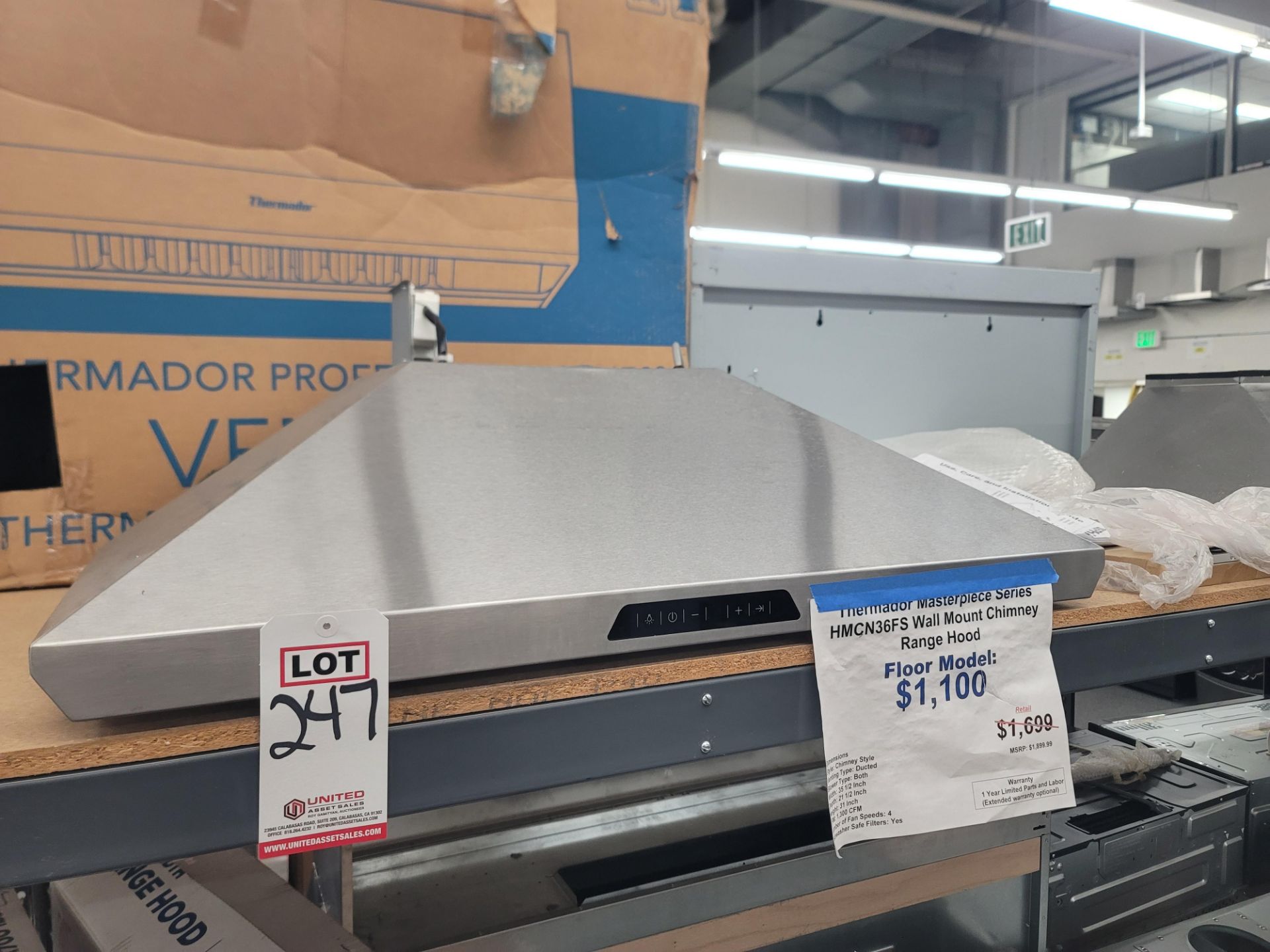 THERMADOR MASTERPIECE SERIES 36" WALL MOUNT CHIMNEY RANGE HOOD, MODEL HMCN36FS