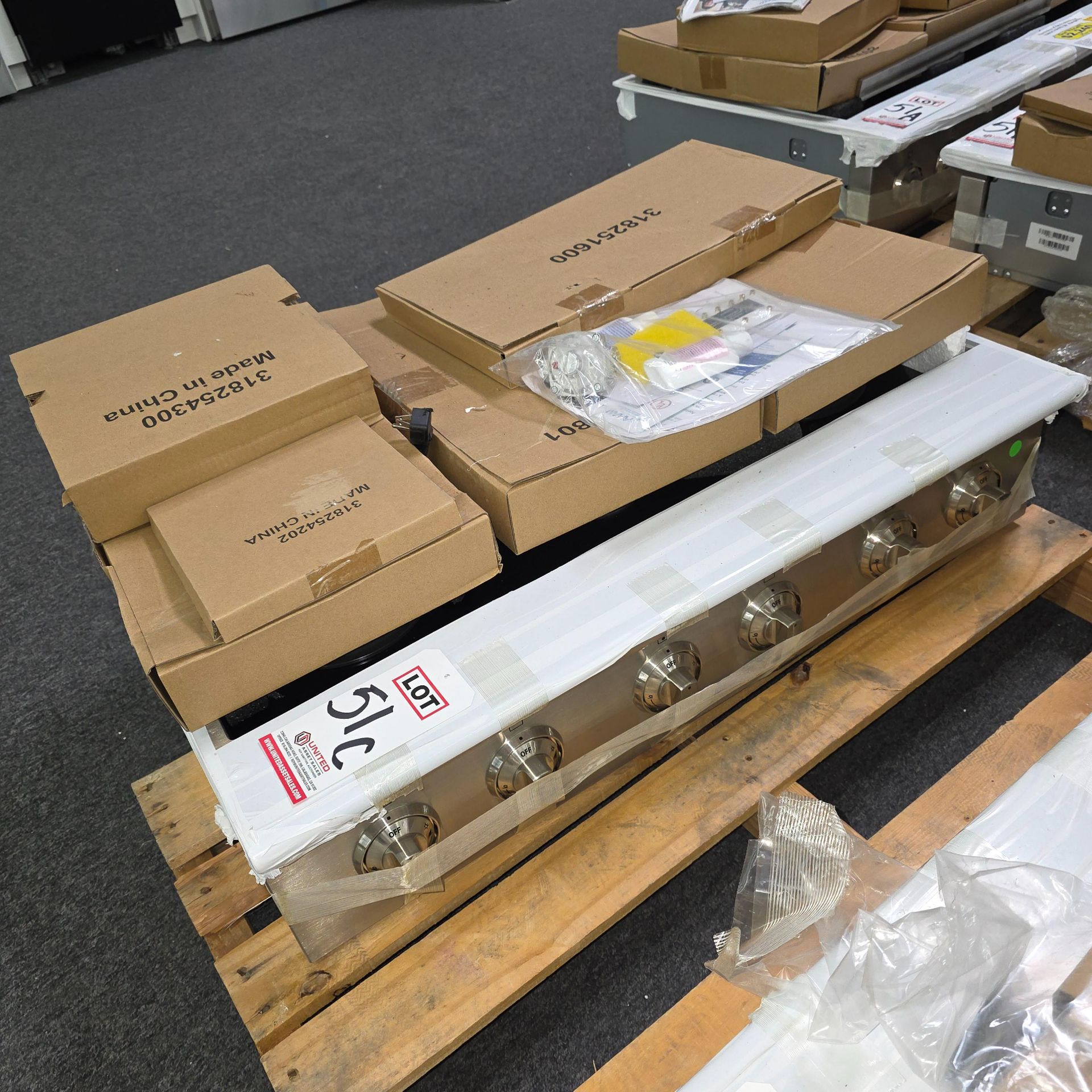 ELECTROLUX ICON PROFESSIONAL 36" GAS RANGETOP W/ (6) BURNERS IN STAINLESS STEEL, MODEL E36GC76PRS