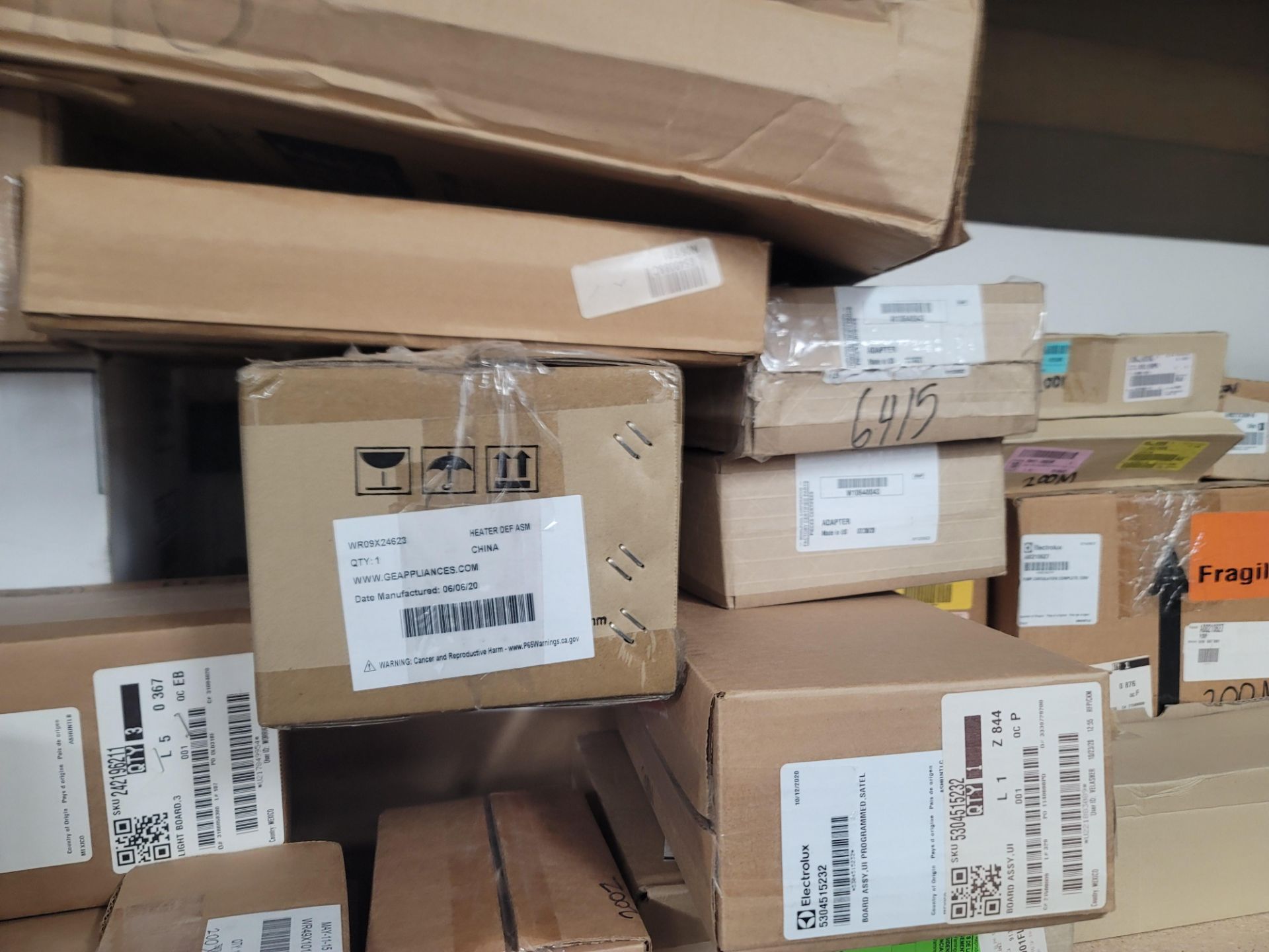 LOT - 8' SHELF UNIT W/ CONTENTS OF APPLIANCE REPLACEMENT PARTS - Image 8 of 23