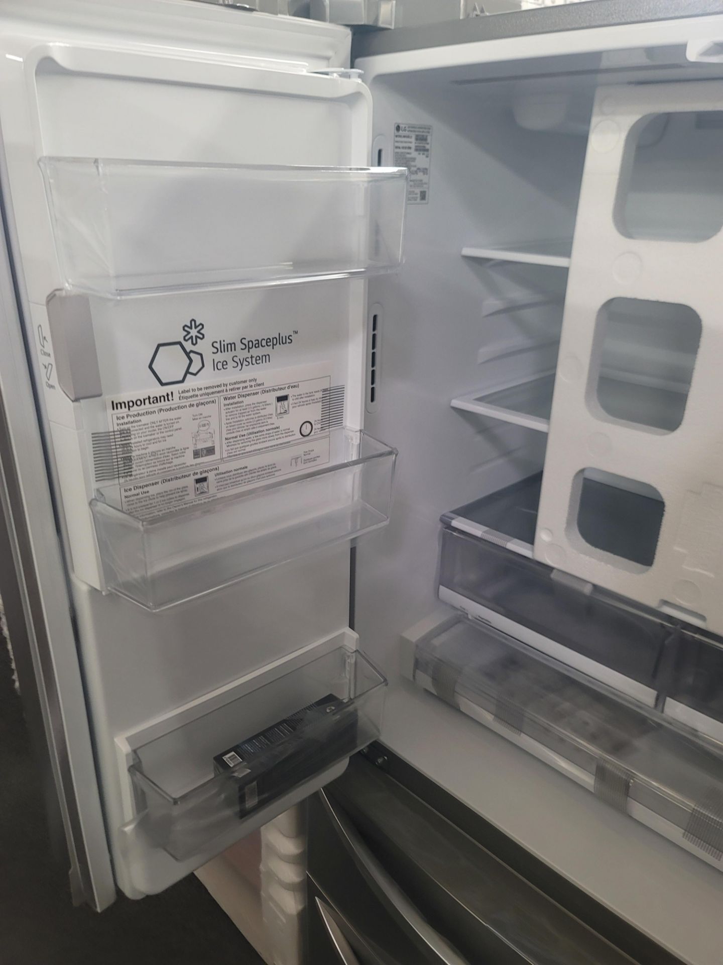 LG 36" SMART COUNTER DEPTH 4-DOOR FRENCH DOOR 14.8 CU. FT. REFRIGERATOR / 7.2 CU. FT. FREEZER / 22 - Image 3 of 7