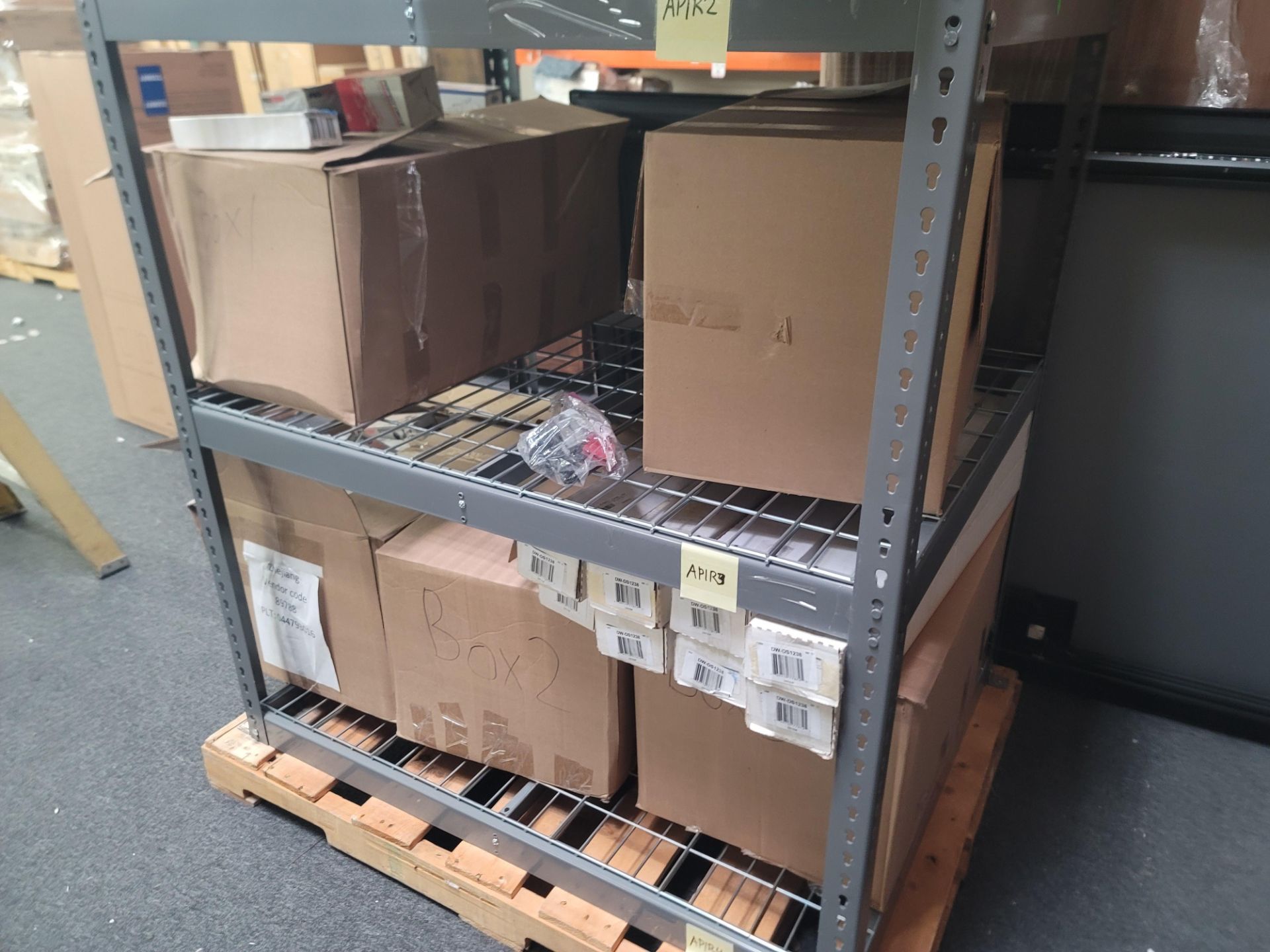 LOT - SHELF UNIT, 3' X 4', W/ CONTENTS OF CAR PARTS - Image 5 of 6