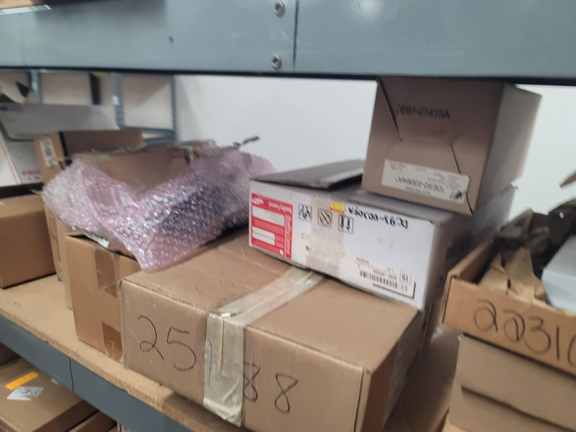 LOT - 8' SHELF UNIT W/ CONTENTS OF APPLIANCE REPLACEMENT PARTS - Image 6 of 26