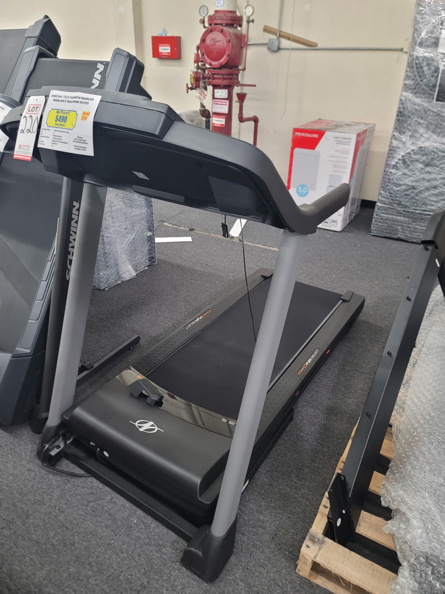 NORDICTRACK T6.5S TREADMILL FOR RUNNING AND WALKING, MODEL NTL17915