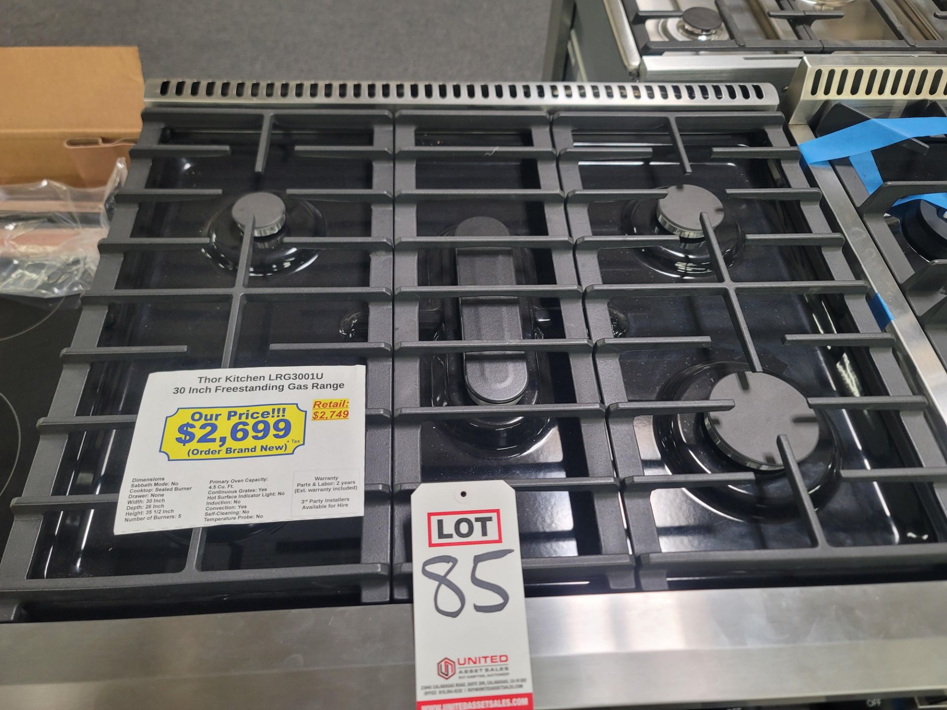 THOR KITCHEN 30" FREESTANDING GAS RANGE W/ (5) BURNERS AND 4.5 CU. FT. OVEN CAPACITY IN STAINLESS - Image 2 of 5