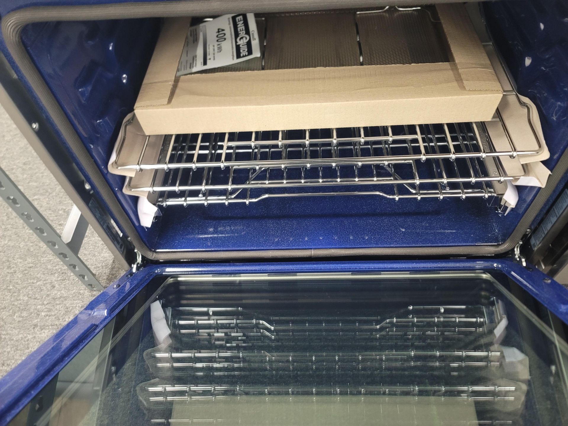 SAMSUNG 30" SINGLE ELECTRIC SMART WALL OVEN W/ 5.1 CU. FT. CAPACITY IN STAINLESS STEEL, MODEL - Image 2 of 3