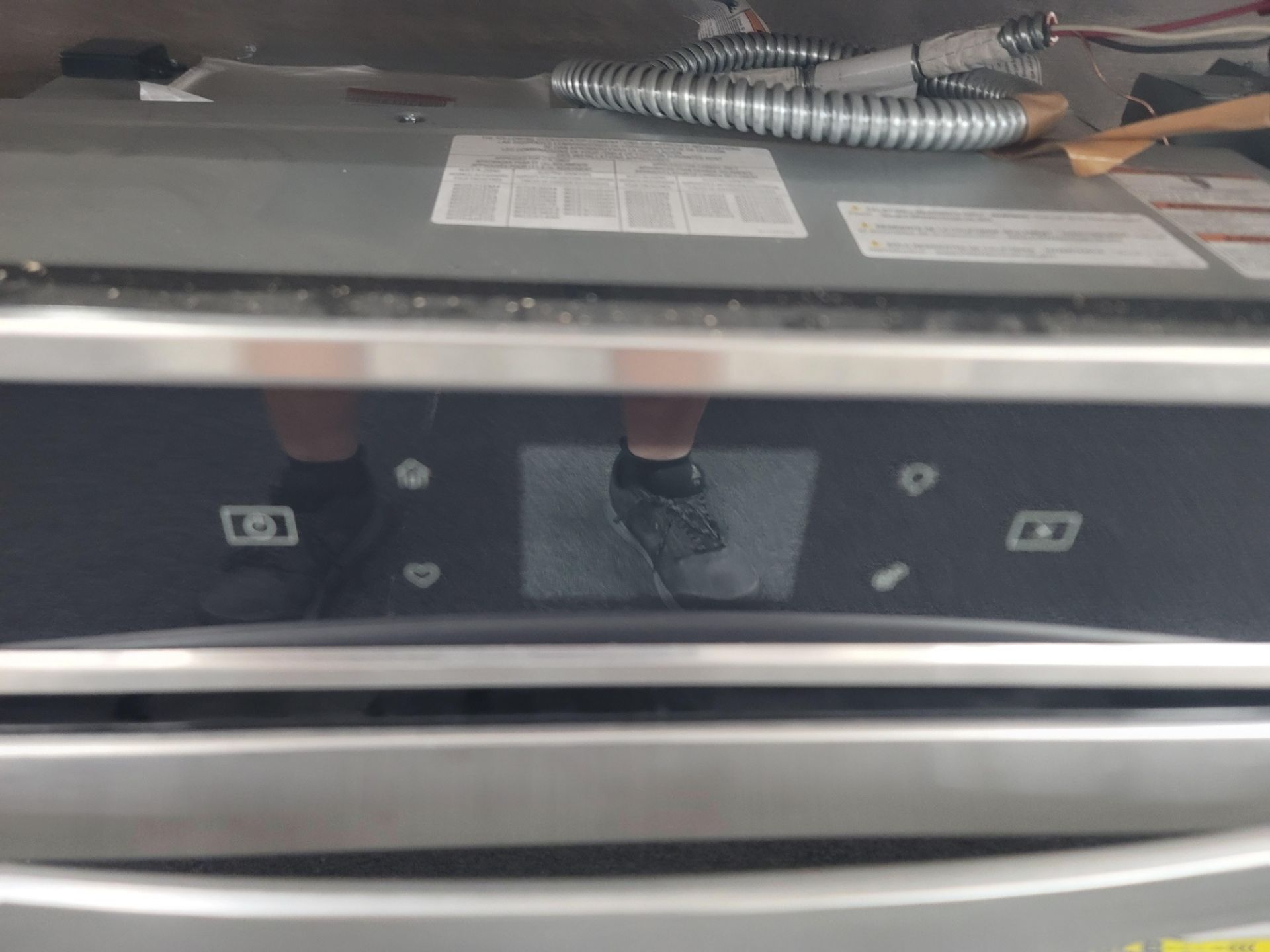 WHIRLPOOL 30" SINGLE SMART OVEN W/ 5.0 CU. FT. CAPACITY IN STAINLESS STEEL, MODEL WOS51EC0HS - Image 2 of 4