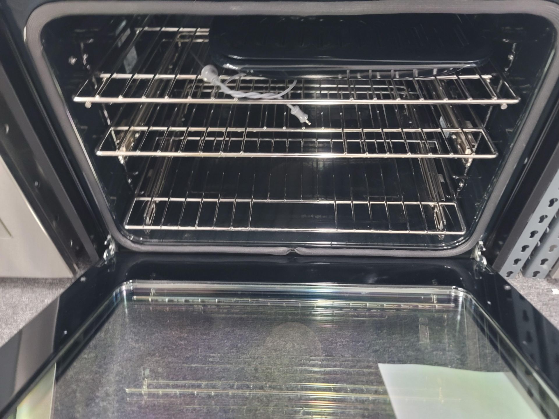 DACOR RENAISSANCE 30" SINGLE ELECTRIC WALL OVEN W/ 4.8 CU. FT. CAPACITY IN STAINLESS STEEL, MODEL - Image 3 of 4