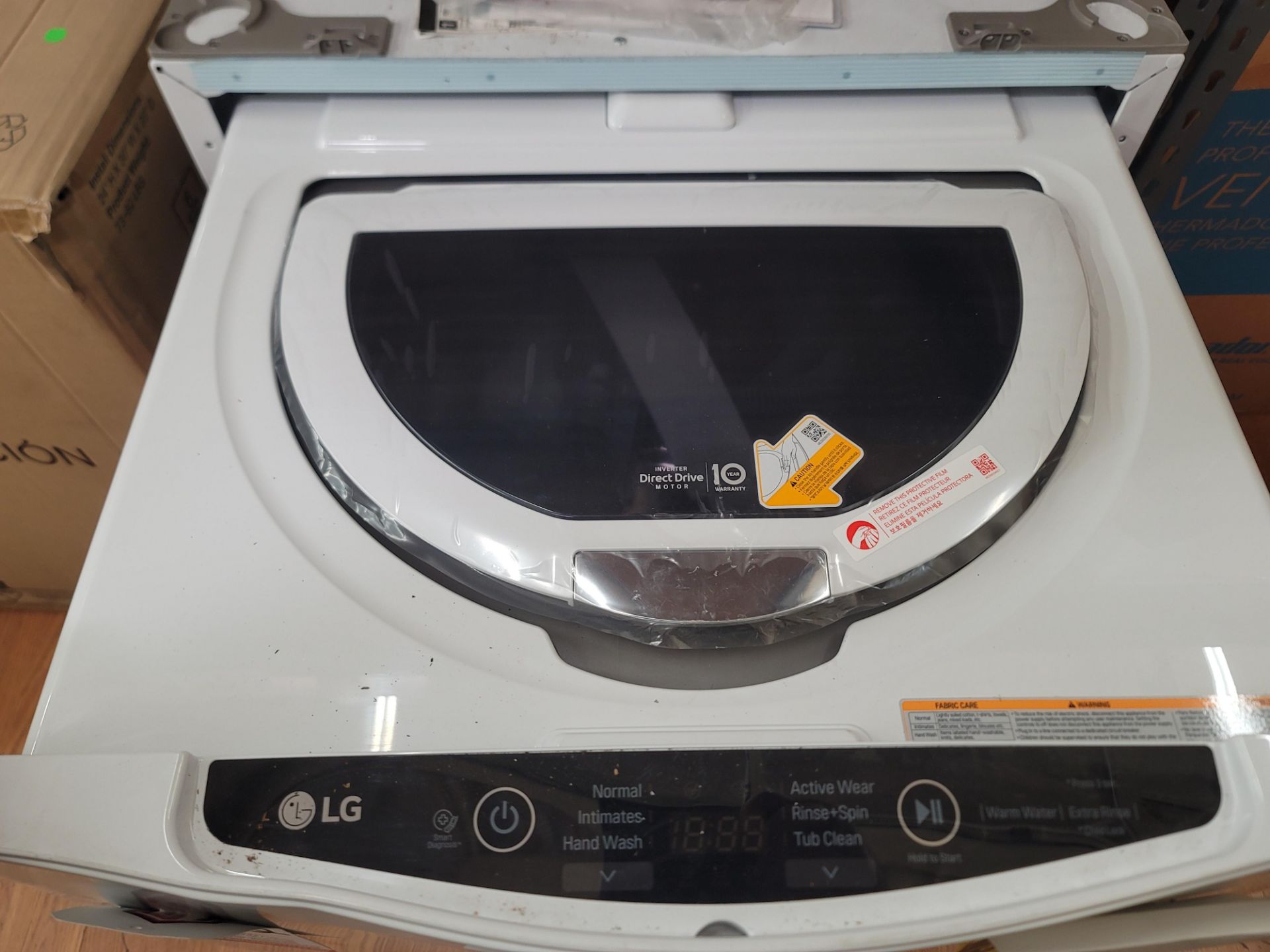 LG 27" SIDEKICK PEDESTAL WASHER IN WHITE, 1.0 CU. FT. CAPACITY, MODEL WD100CW - Image 2 of 4