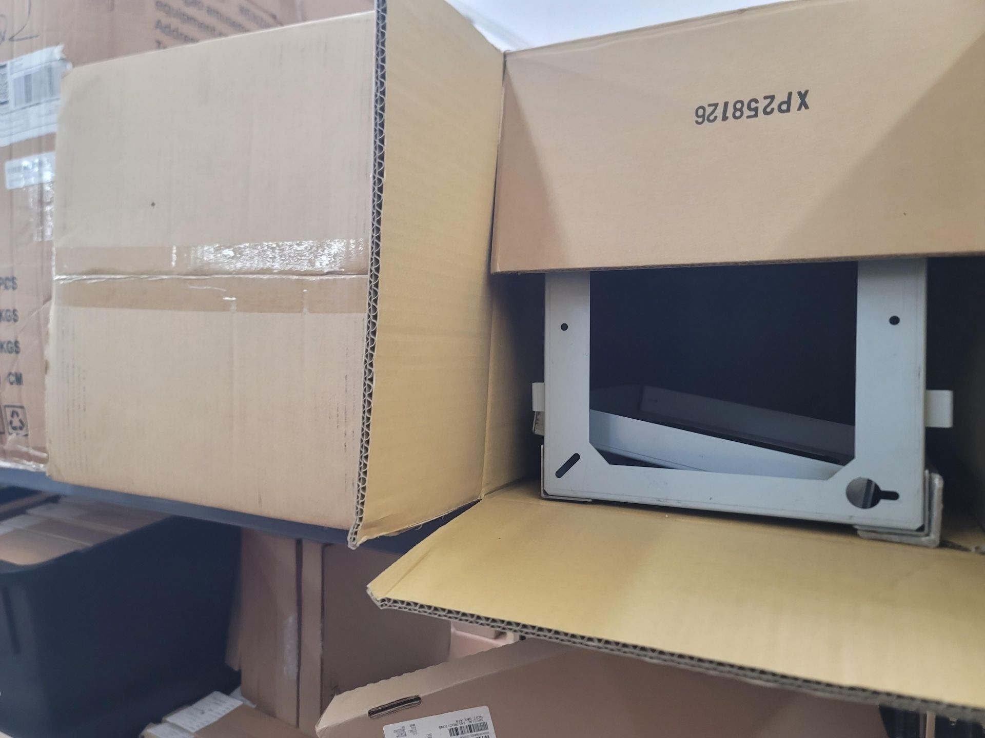 LOT - ALL APPLIANCE PARTS ON (1) 8' SECTION OF SHELVING - Image 11 of 11