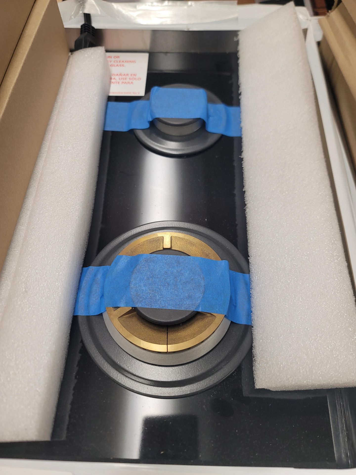 ELECTROLUX ICON PROFESSIONAL 36" GAS RANGETOP W/ (6) BURNERS IN STAINLESS STEEL, MODEL E36GC76PRS - Image 2 of 3