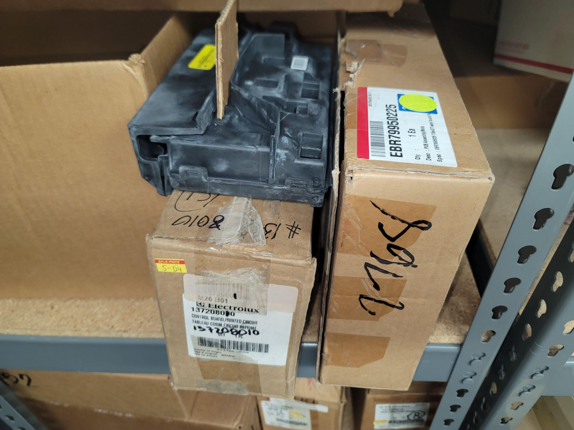 LOT - 8' SHELF UNIT W/ CONTENTS OF APPLIANCE REPLACEMENT PARTS - Image 18 of 19