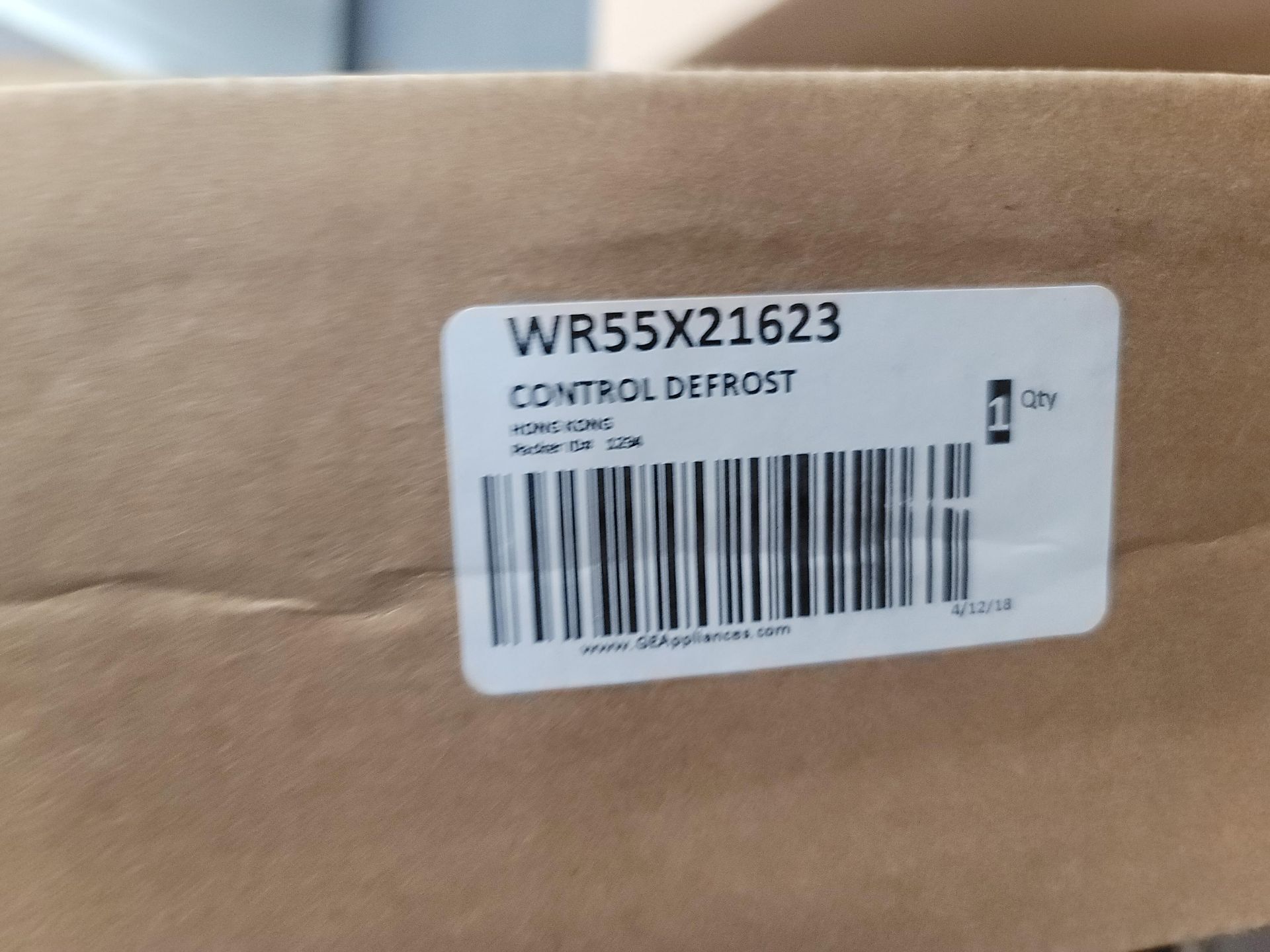 LOT - CONTENTS ONLY OF WIRE CART, TO CONTAIN APPLIANCE REPLACEMENT PARTS, PLUS BOX OF PARTS IN - Image 19 of 29