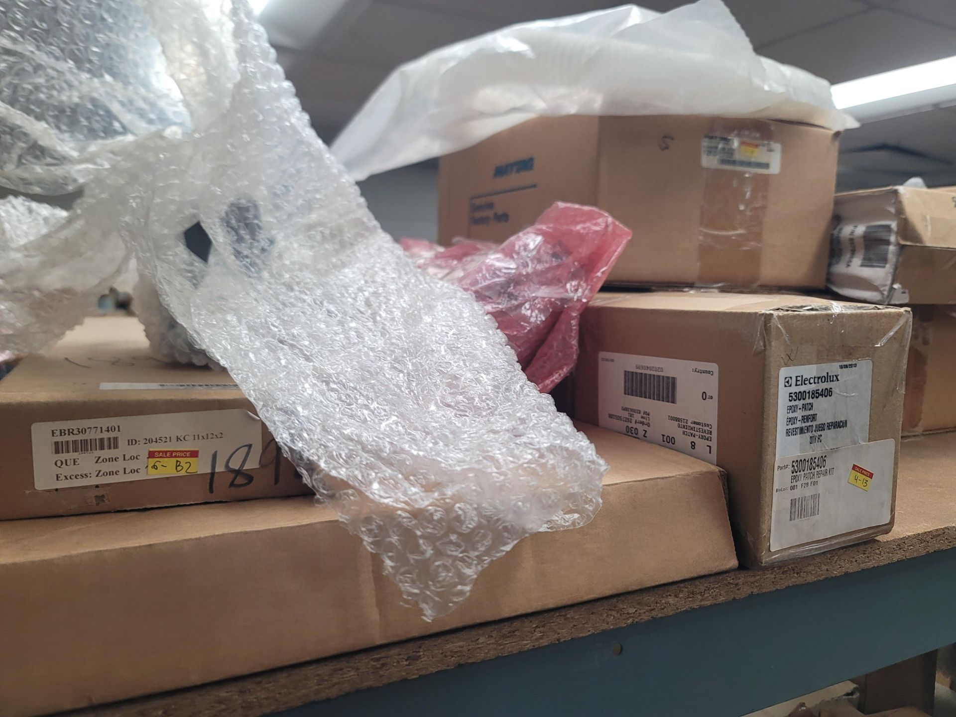 LOT - 8' SHELF UNIT W/ CONTENTS OF APPLIANCE REPLACEMENT PARTS - Image 5 of 18