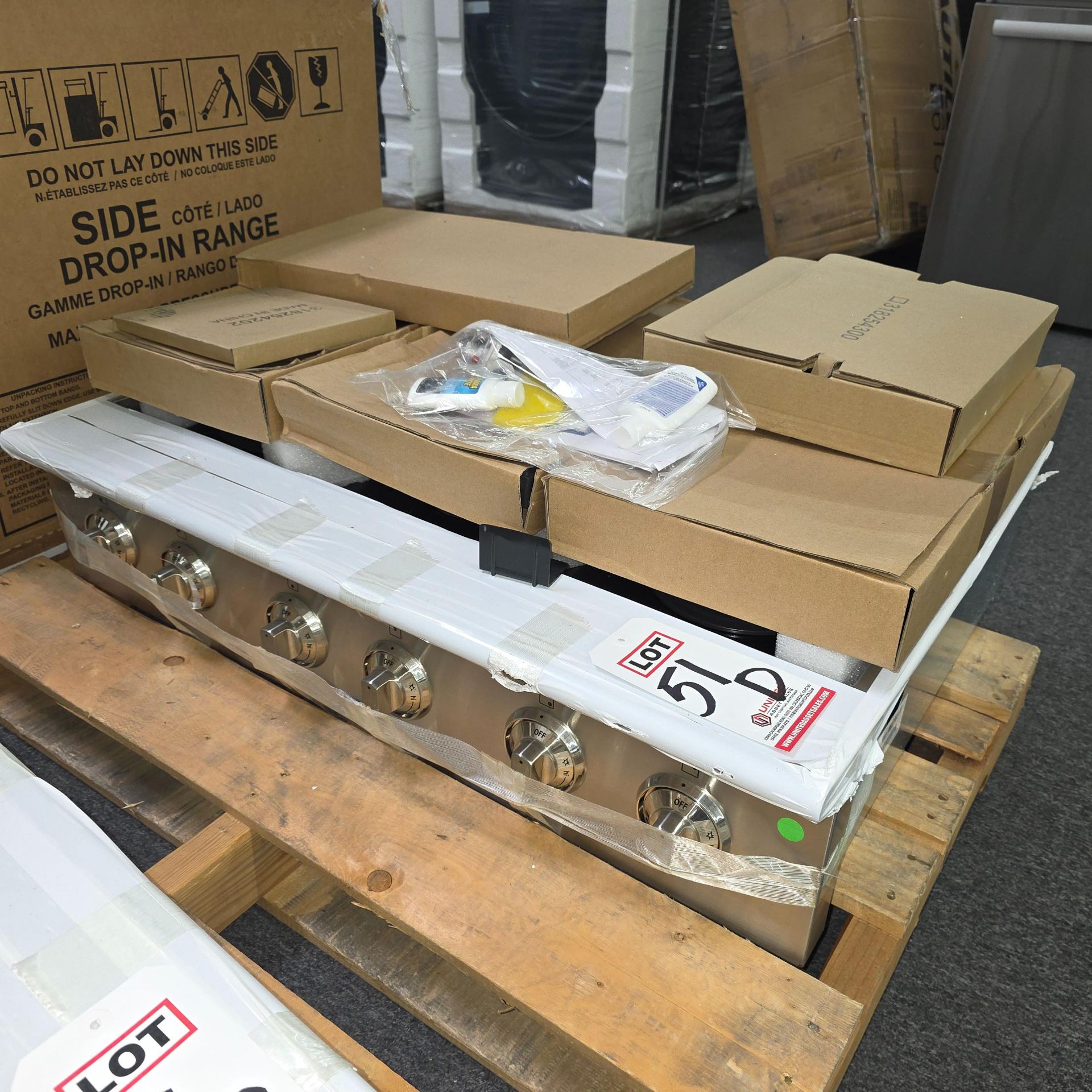 ELECTROLUX ICON PROFESSIONAL 36" GAS RANGETOP W/ (6) BURNERS IN STAINLESS STEEL, MODEL E36GC76PRS