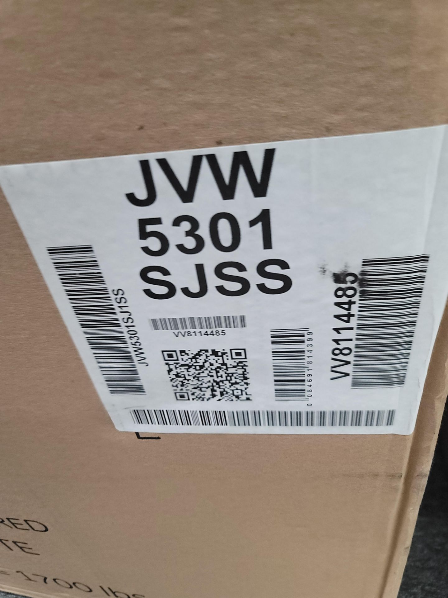 GE 30" WALL MOUNT PYRAMID CHIMNEY HOOD, MODEL JVW5301SJSS, IN ORIGINAL CARTON - Image 2 of 2