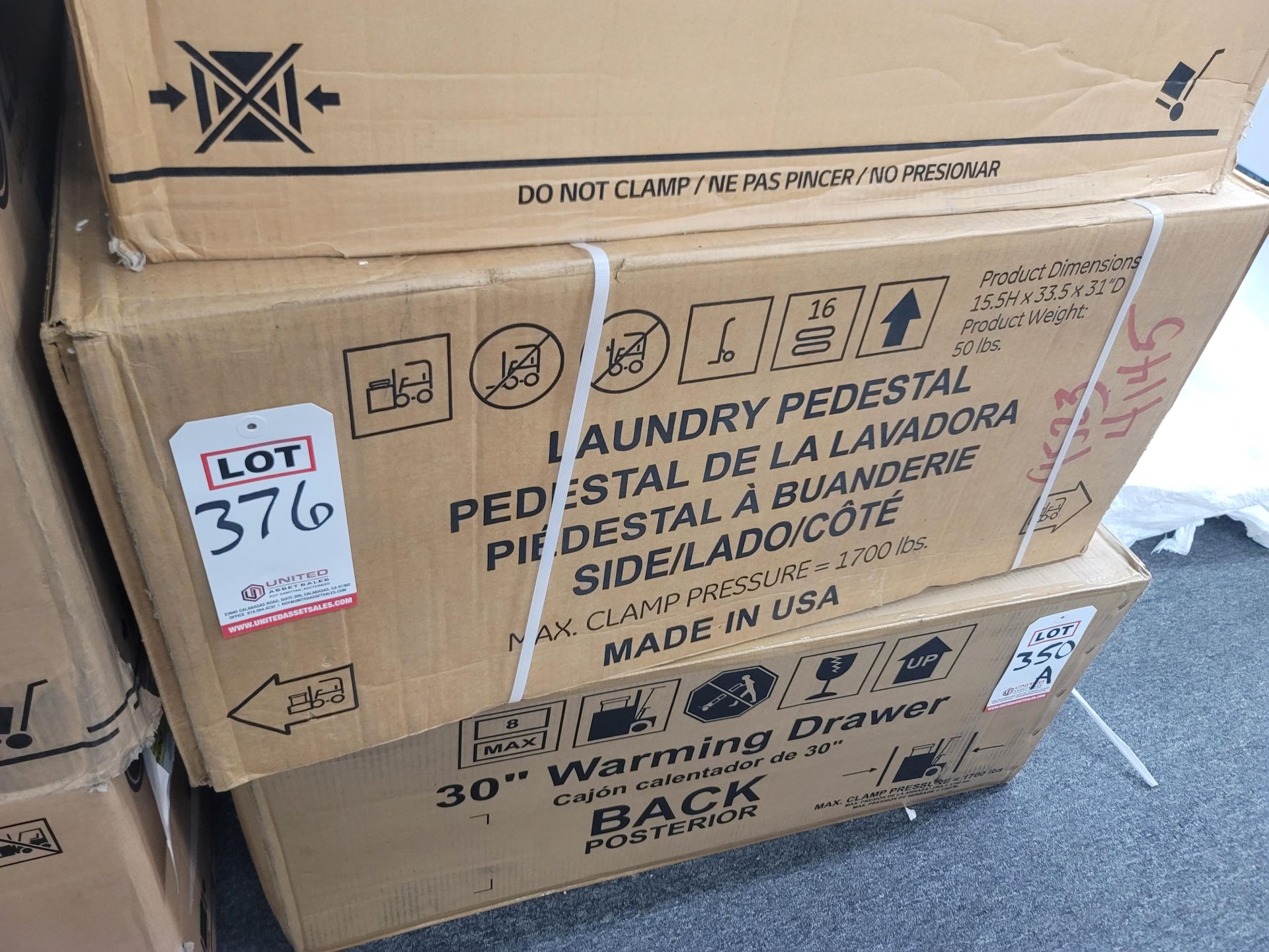 GE 28" LAUNDRY PEDESTAL W/ 13" HT, IN WHITE, MODEL GFP1328SKWW, IN ORIGINAL CARTON