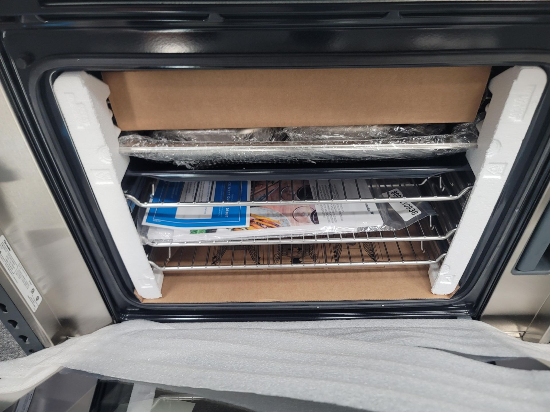 THERMADOR PROFESSIONAL SERIES 30" SINGLE STEAM SMART ELECTRIC WALL OVEN W/ 2.8 CU. FT. CAPACITY IN - Image 4 of 5