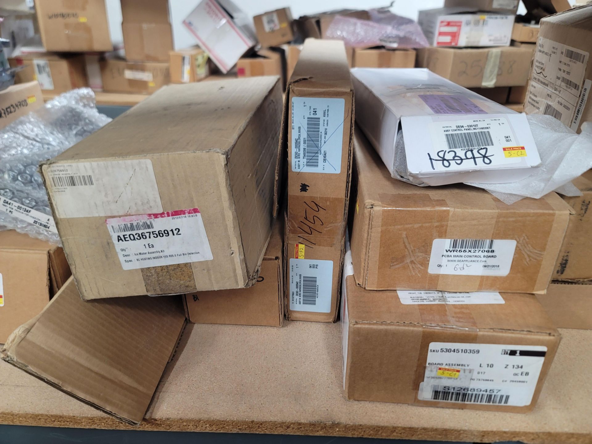 LOT - 8' SHELF UNIT W/ CONTENTS OF APPLIANCE REPLACEMENT PARTS - Image 9 of 19