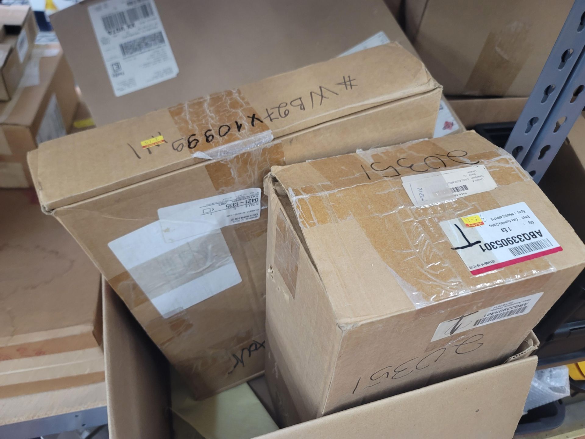 LOT - ALL APPLIANCE PARTS ON (1) 8' SECTION OF SHELVING - Image 3 of 11