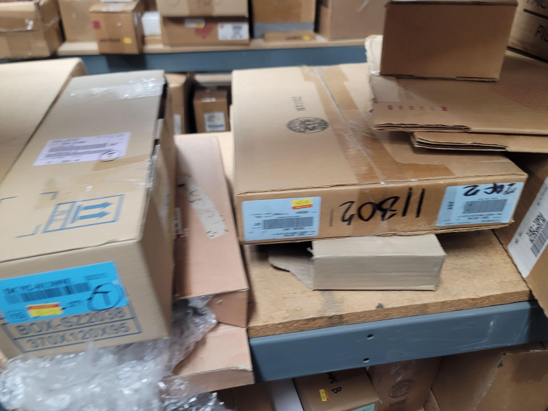 LOT - 8' SHELF UNIT W/ CONTENTS OF APPLIANCE REPLACEMENT PARTS - Image 9 of 19