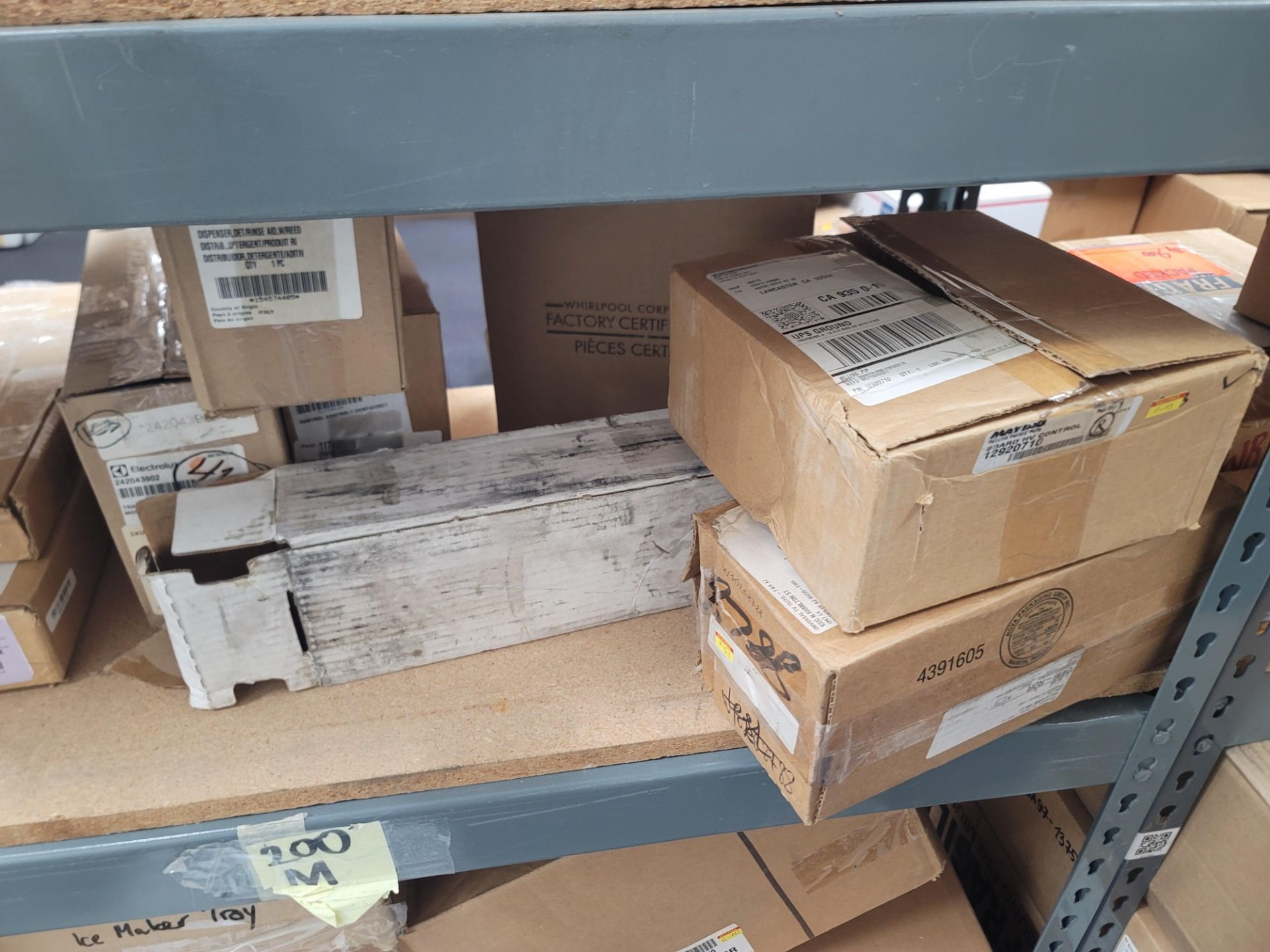 LOT - 8' SHELF UNIT W/ CONTENTS OF APPLIANCE REPLACEMENT PARTS - Image 22 of 26