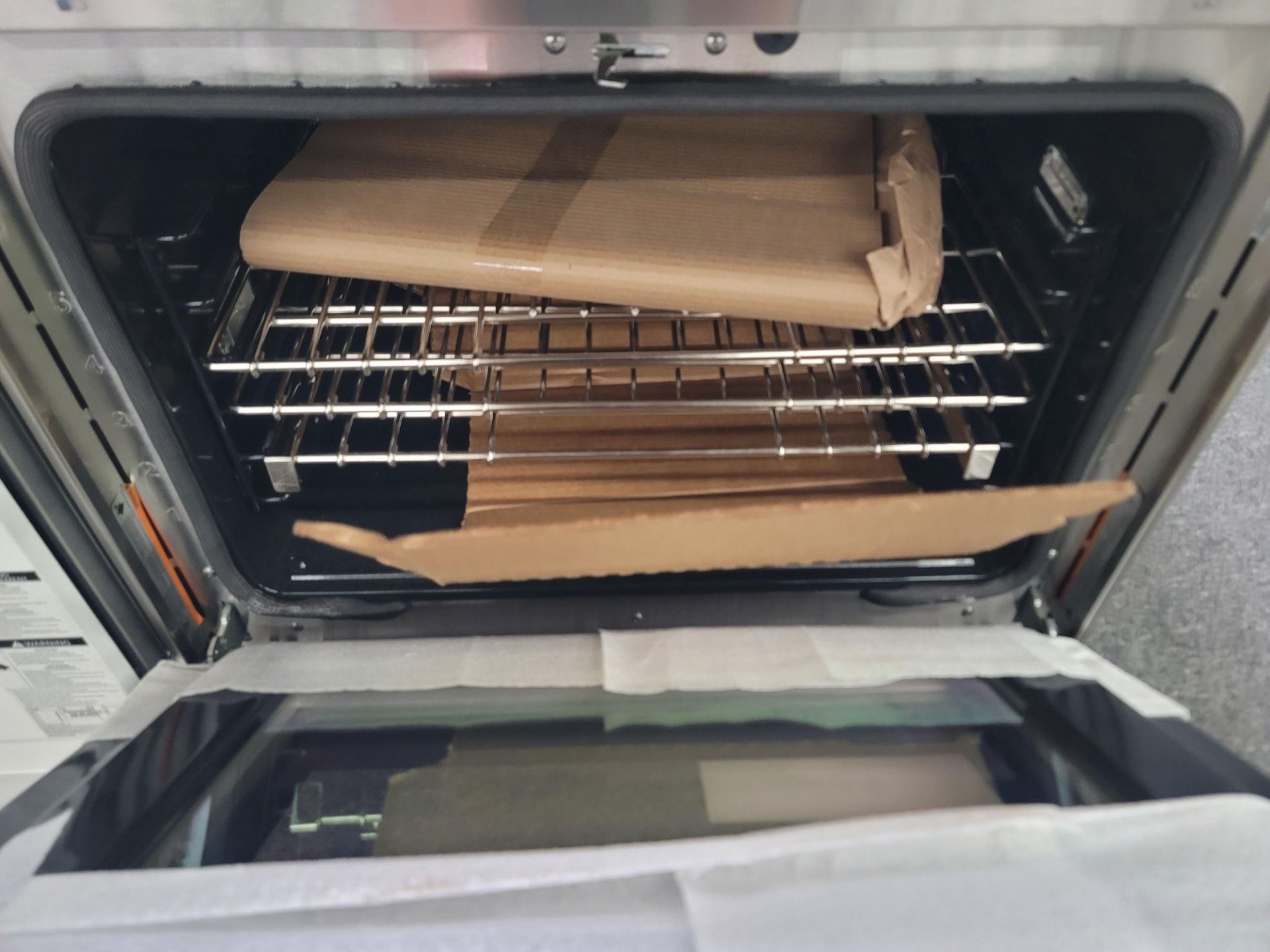 THERMADOR PRO HARMONY SERIES 30" FREESTANDING DUAL FUEL RANGE W/ (4) STAR GAS BURNERS AND 4.4 CU. - Image 4 of 5