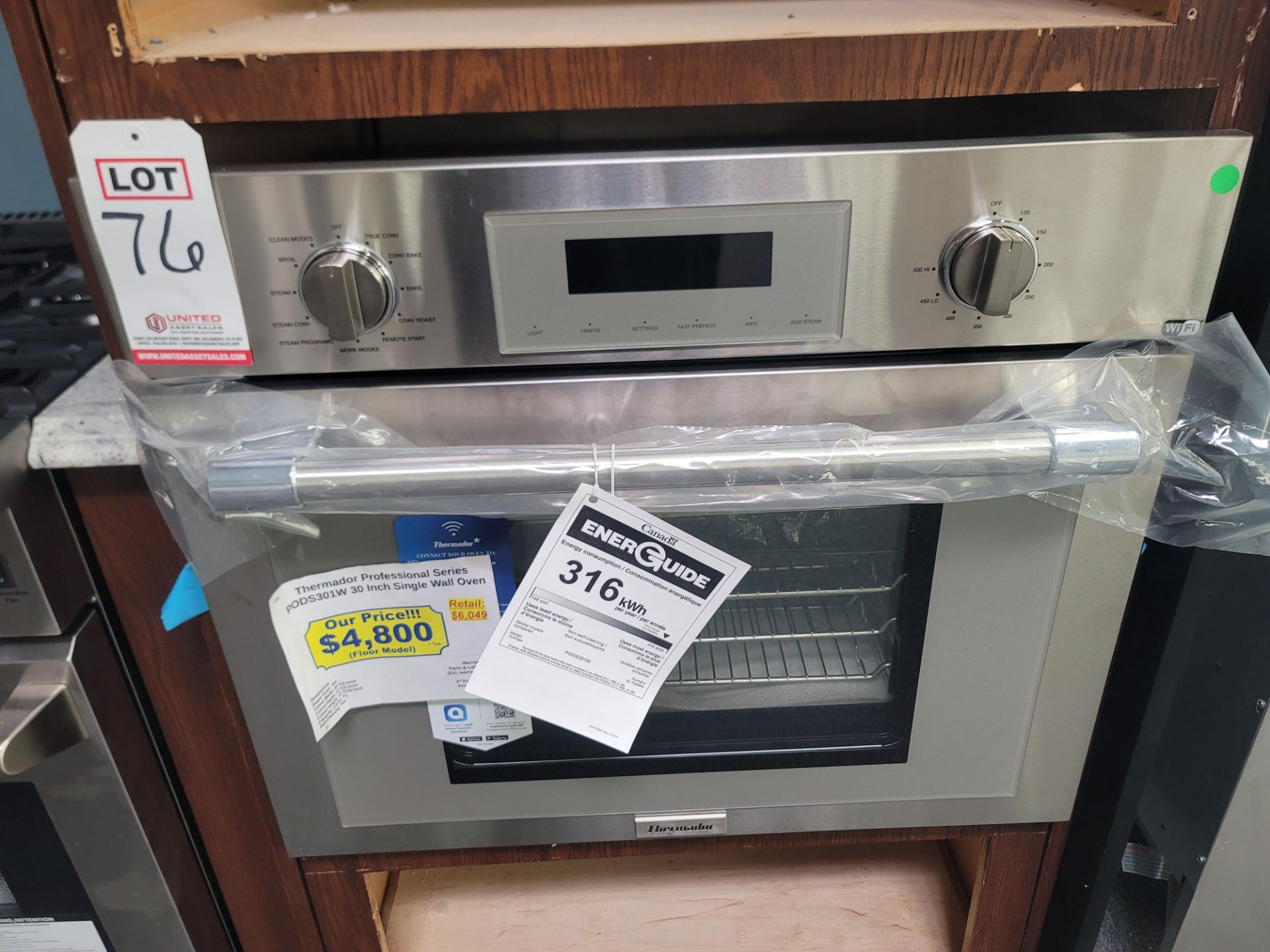 THERMADOR PROFESSIONAL SERIES 30" SINGLE ELECTRIC WALL OVEN W/ 2.8 CU. FT. CAPACITY IN STAINLESS