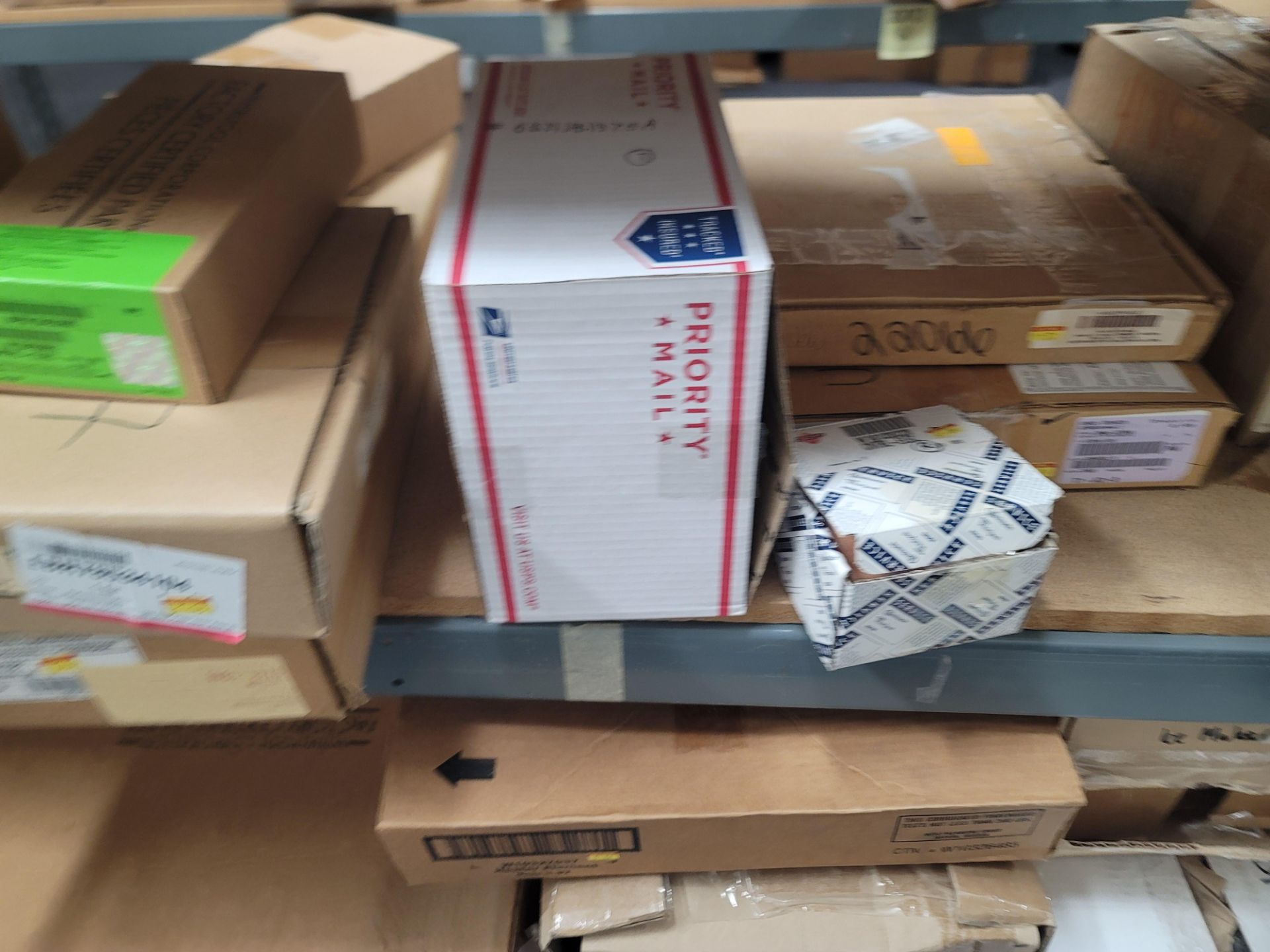 LOT - 8' SHELF UNIT W/ CONTENTS OF APPLIANCE REPLACEMENT PARTS - Image 21 of 26