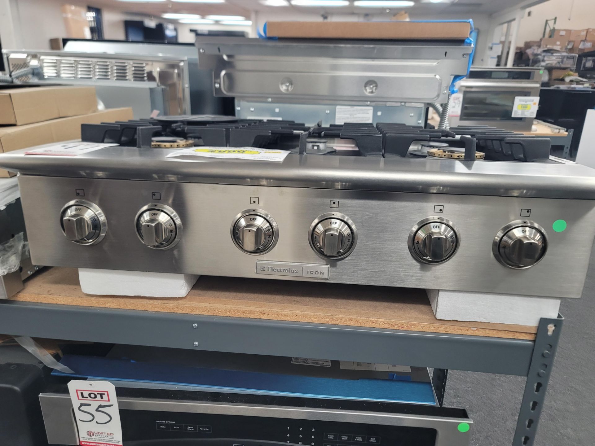 ELECTROLUX ICON PROFESSIONAL 36" GAS RANGETOP W/ (6) BURNERS IN STAINLESS STEEL, MODEL E36GC76PRS - Image 2 of 4