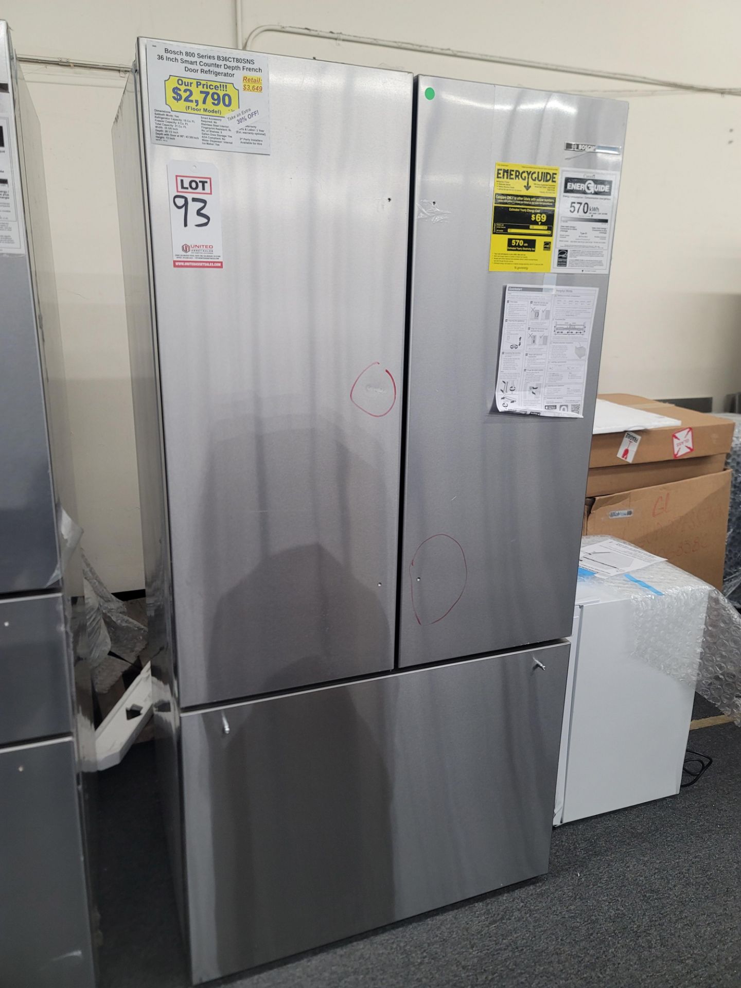 BOSCH 800 SERIES 36" SMART COUNTER DEPTH FRENCH DOOR 15 CU. FT. REFRIGERATOR / 6.0 CU. FT. FREEZER / - Image 3 of 6