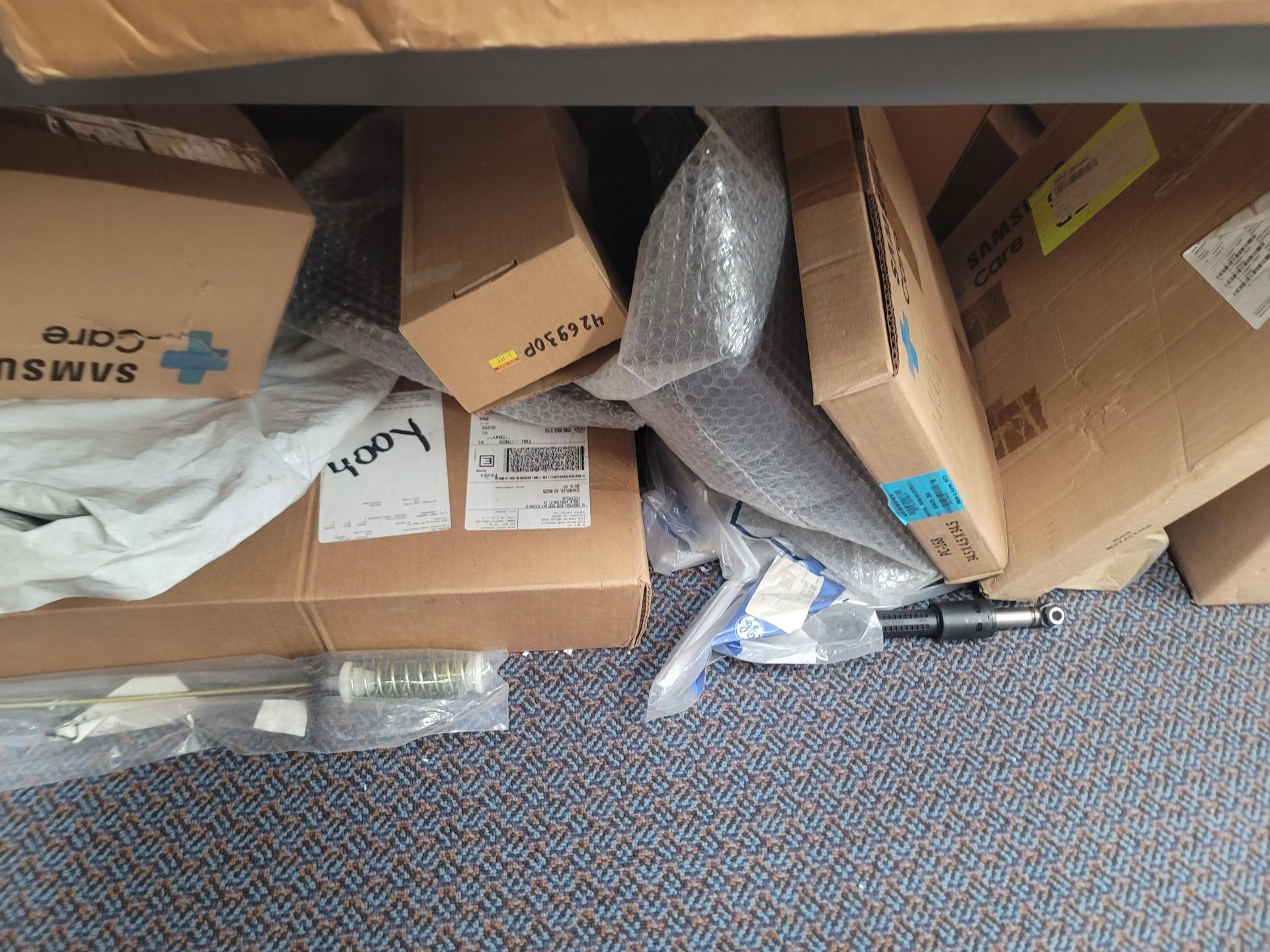 LOT - 8' SHELF UNIT W/ CONTENTS OF APPLIANCE REPLACEMENT PARTS - Image 15 of 16