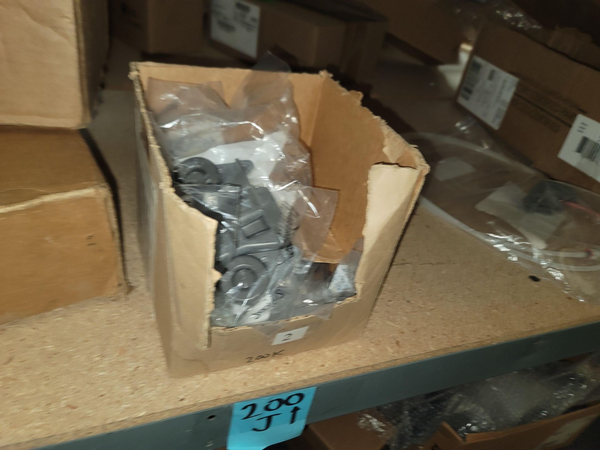 LOT - 8' SHELF UNIT W/ CONTENTS OF APPLIANCE REPLACEMENT PARTS - Image 11 of 16