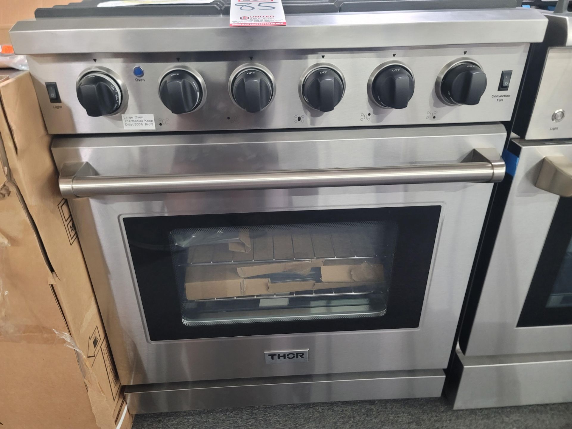 THOR KITCHEN 30" FREESTANDING GAS RANGE W/ (5) BURNERS AND 4.5 CU. FT. OVEN CAPACITY IN STAINLESS - Image 3 of 5