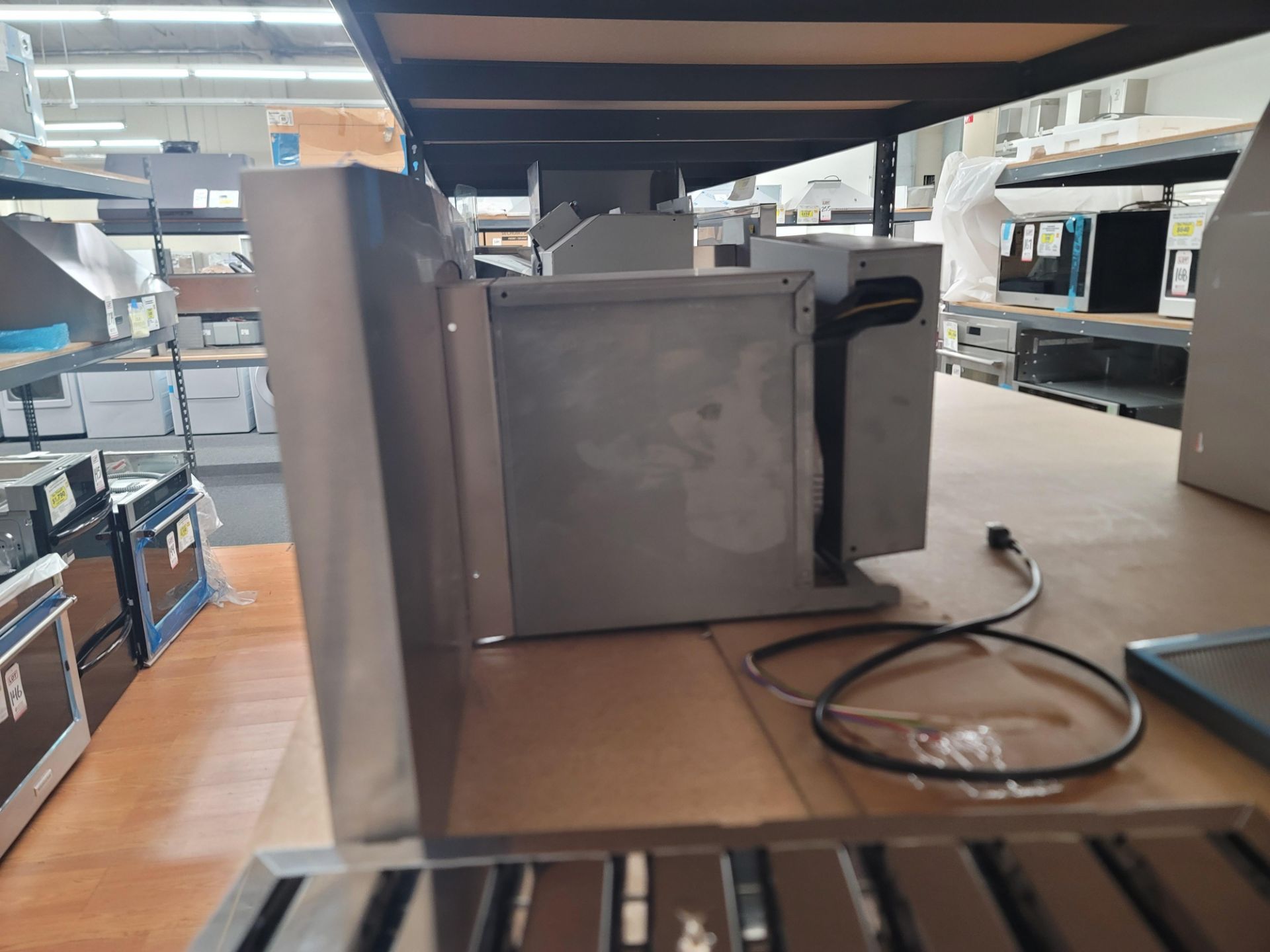 MONOGRAM 36" UNDER CABINET OR WALL MOUNT RANGE HOOD, MODEL ZV800SJSS - Image 2 of 3