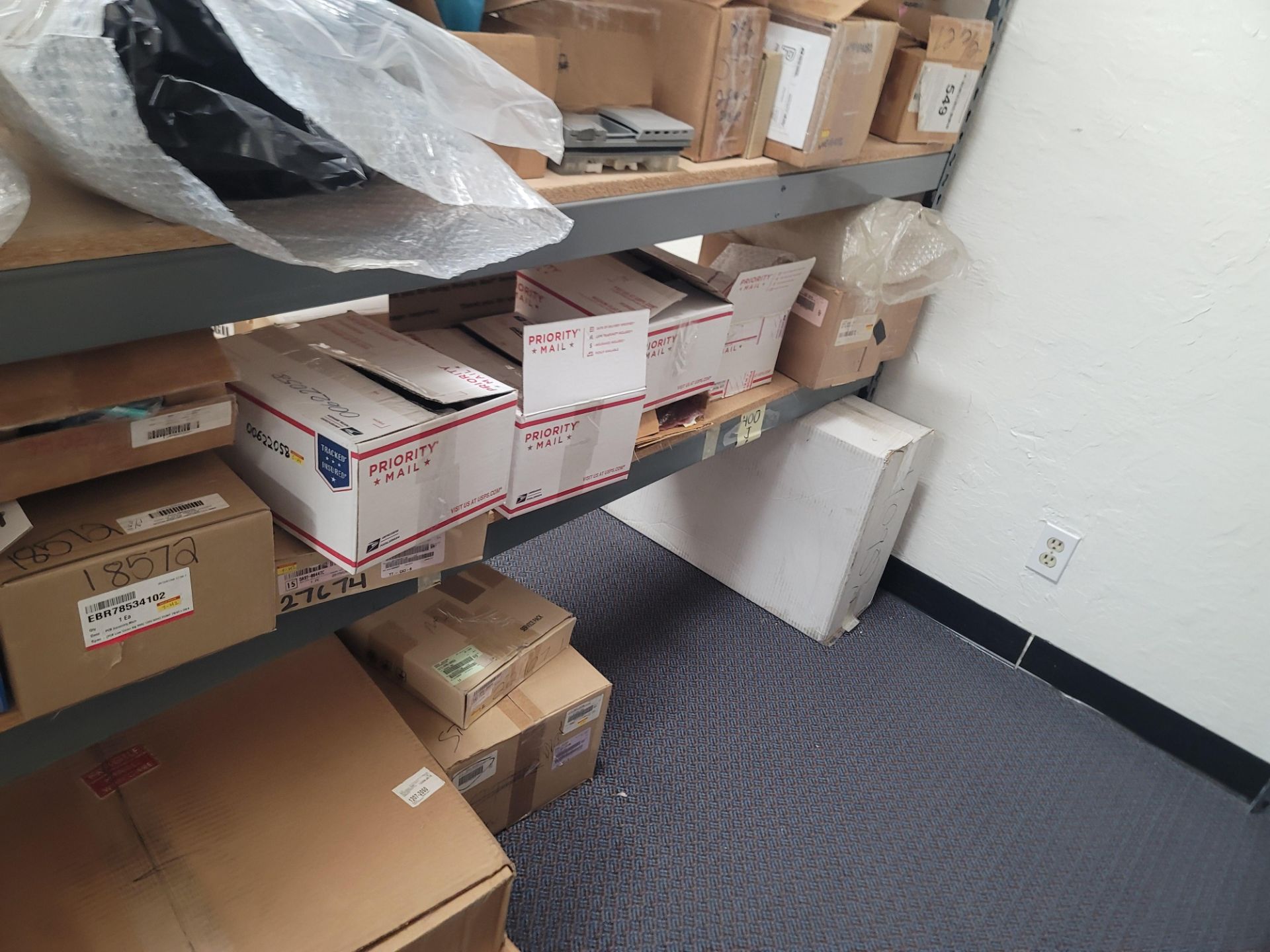 LOT - 8' SHELF UNIT W/ CONTENTS OF APPLIANCE REPLACEMENT PARTS - Image 19 of 19