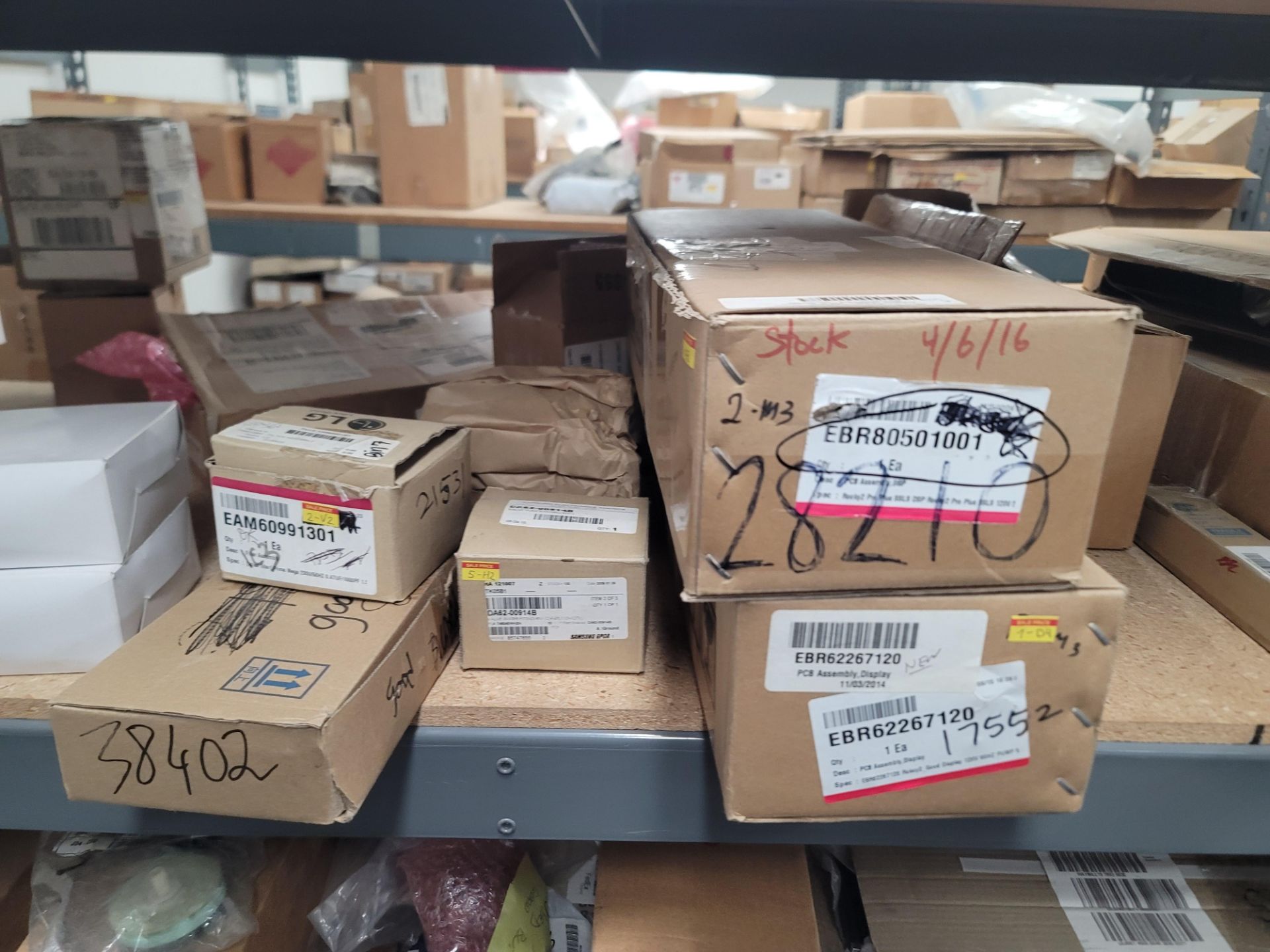 LOT - 8' SHELF UNIT W/ CONTENTS OF APPLIANCE REPLACEMENT PARTS - Image 10 of 33