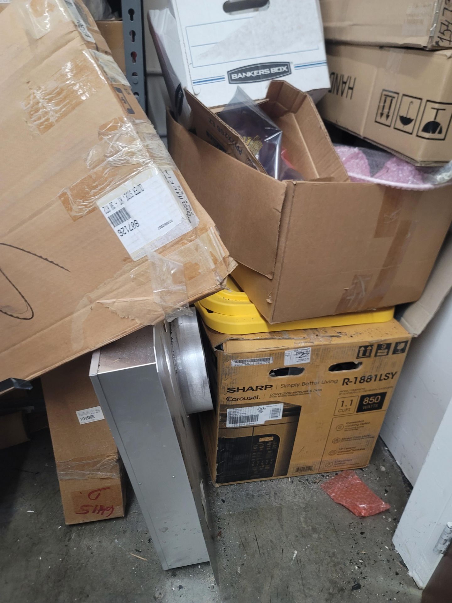 LOT - CONTENTS OF CORNER AREA, TO INCLUDE SHELF UNIT FULL OF APPLIANCE REPLACEMENT PARTS AND ALL - Image 11 of 21