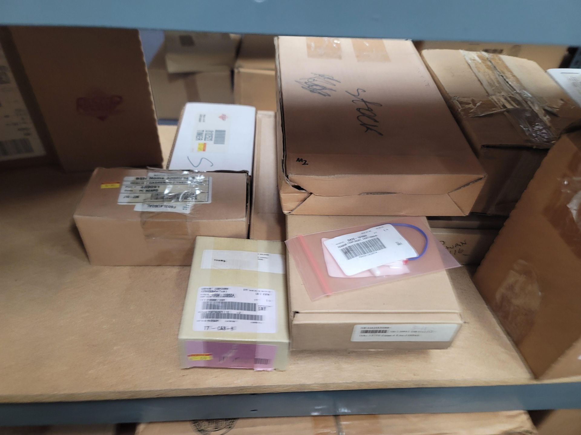 LOT - 8' SHELF UNIT W/ CONTENTS OF APPLIANCE REPLACEMENT PARTS - Image 12 of 21