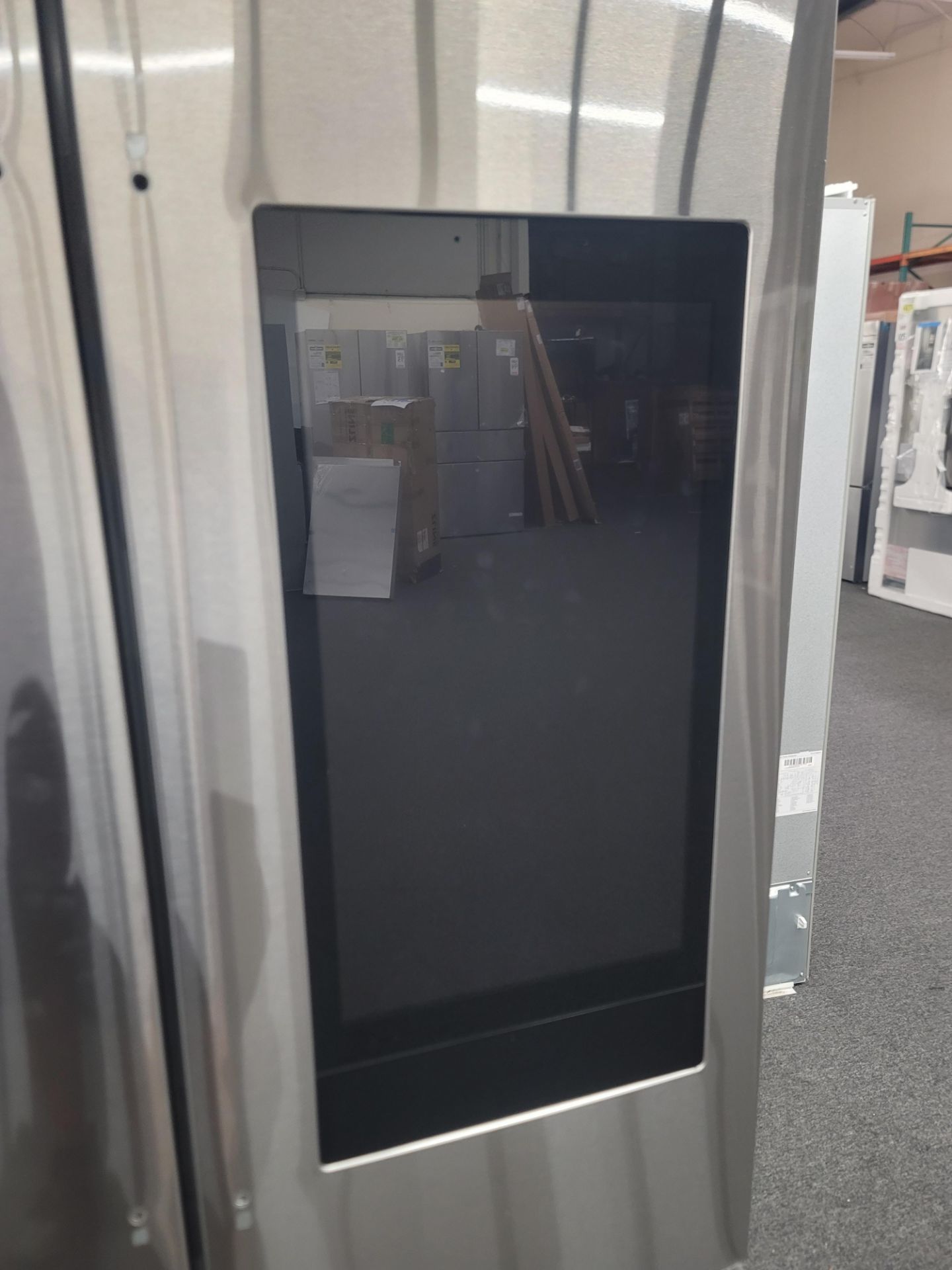 SAMSUNG 36" SMART FAMILY HUB FRENCH DOOR 19.1 CU. FT. REFRIGERATOR / 8.6 CU. FT. FREEZER / 27.7 - Image 2 of 5