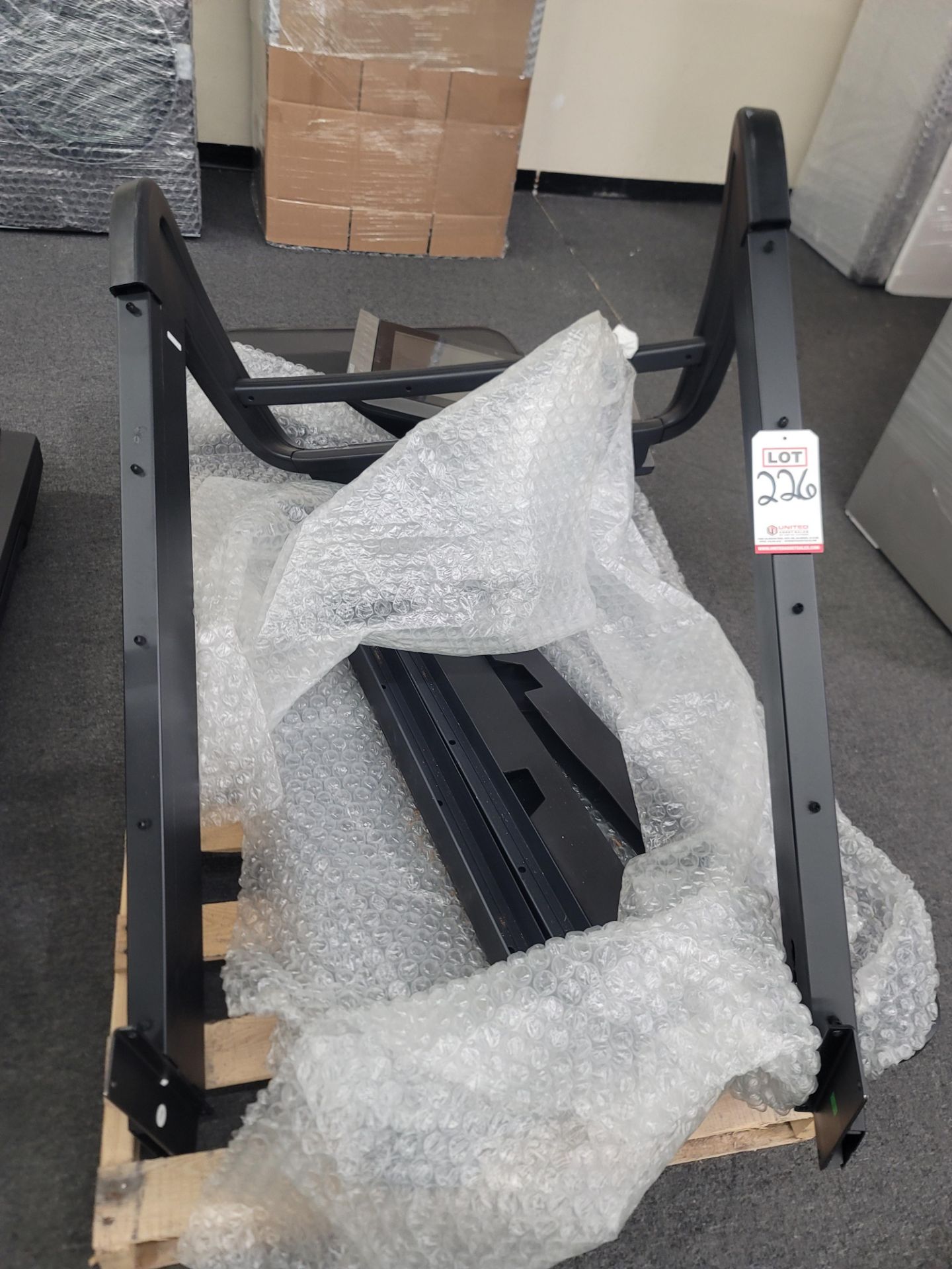 NORDICTRACK TREADMILL FOR PARTS ONLY, (DON'T KNOW IF ALL PARTS ARE THERE OR NOT), MODEL NTL17122.19,