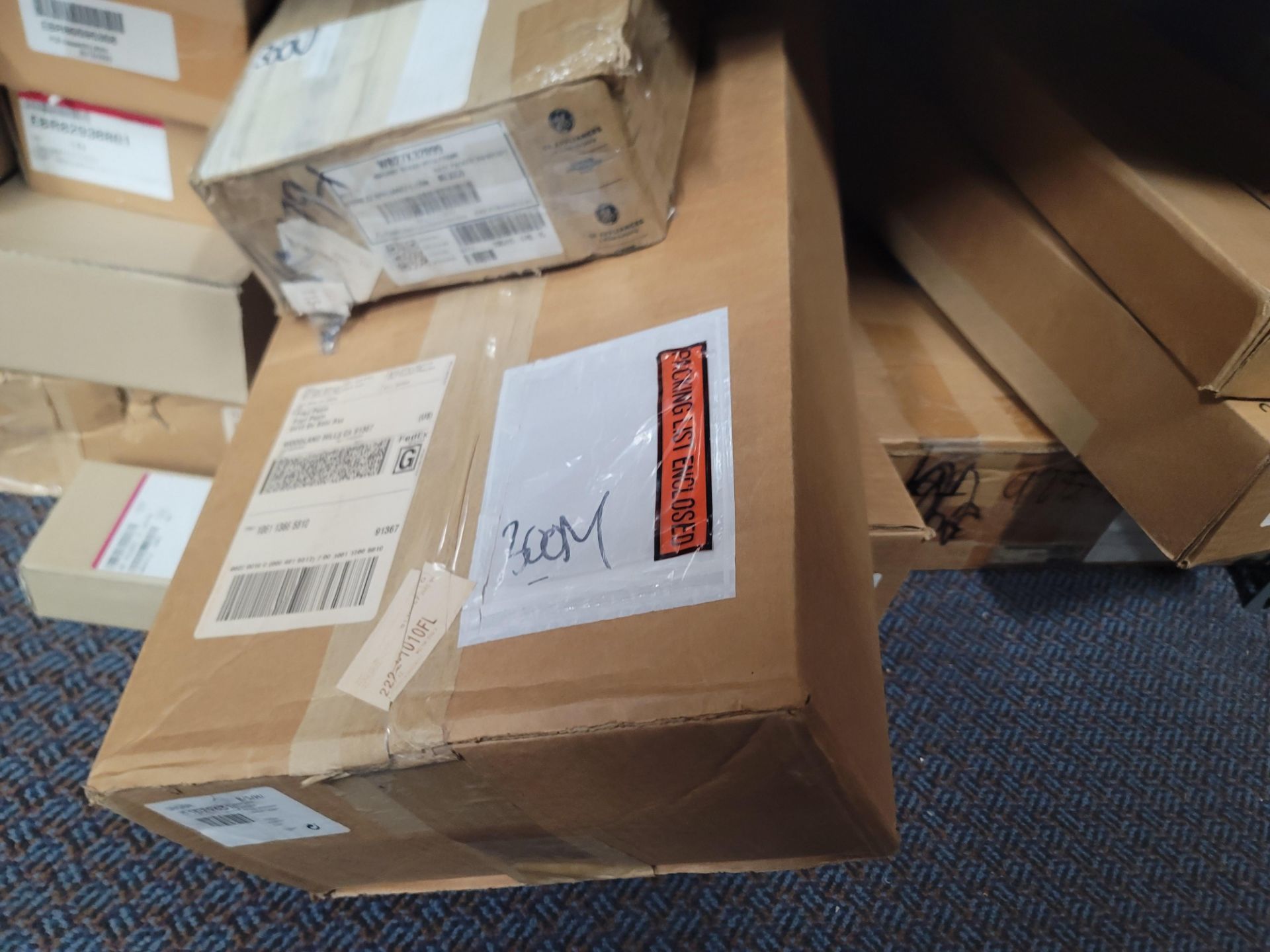 LOT - 8' SHELF UNIT W/ CONTENTS OF APPLIANCE REPLACEMENT PARTS - Image 19 of 23